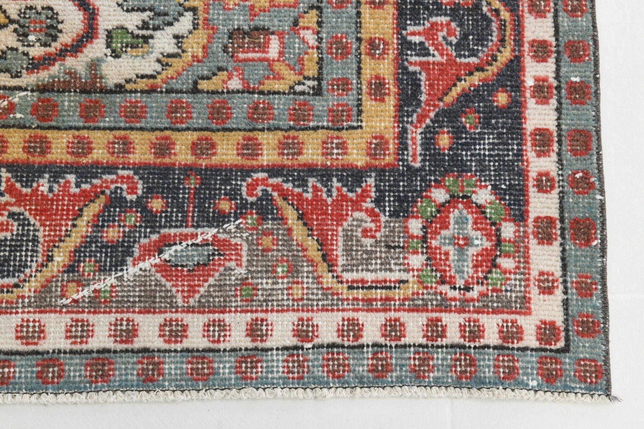 Turkish Vintage Rug 9’9’ x 6’1’