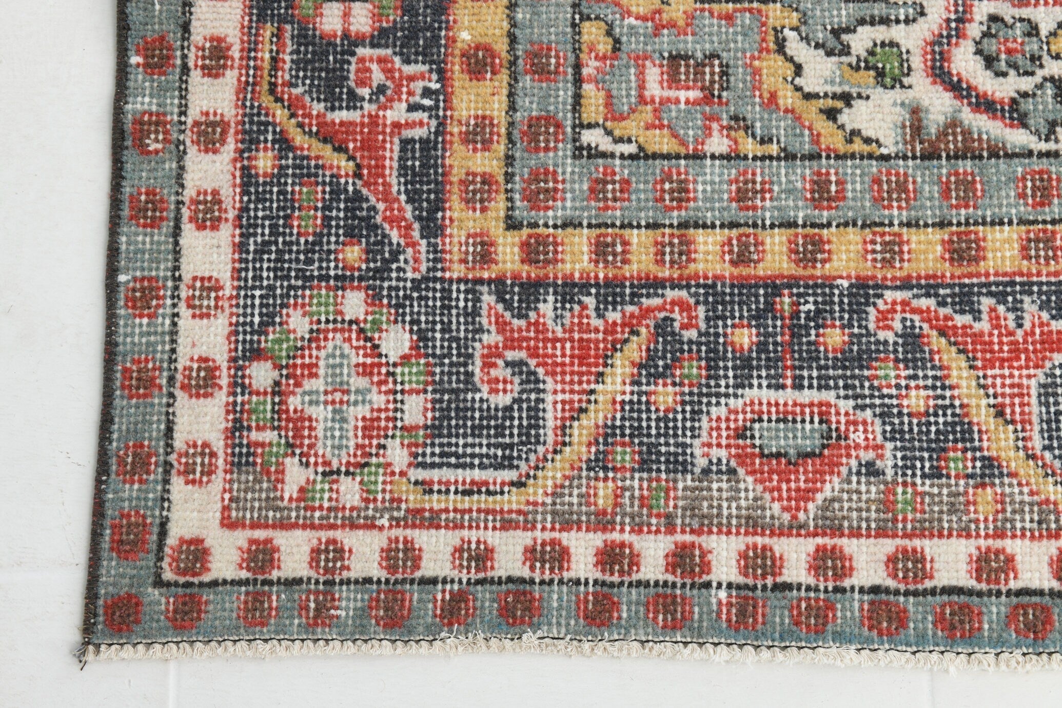 Turkish Vintage Rug 9’9’ x 6’1’