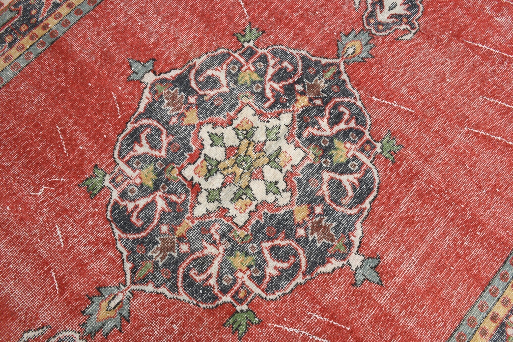 Turkish Vintage Rug 9’9’ x 6’1’