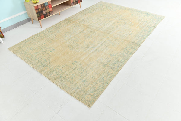 Vintage Hand-Knotted Turkish Rug – Bone Beige & Sage Green 9'9" x 6'2"