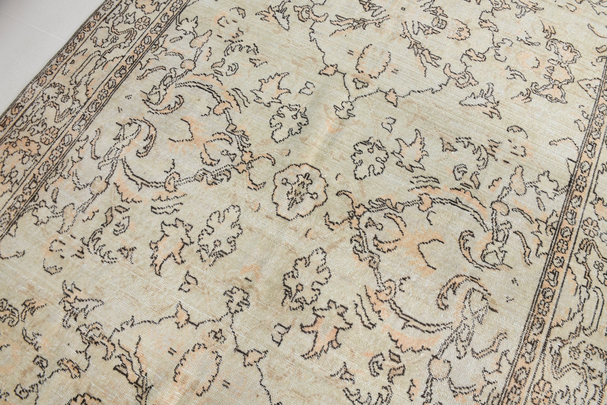 Turkish Vintage Rug 9’9’ x 6’2’