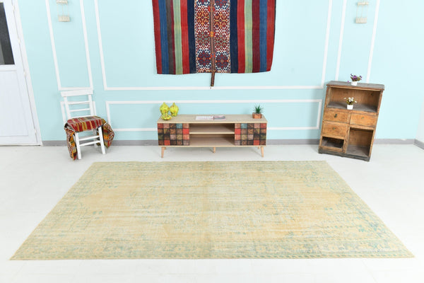 Turkish Vintage Rug 9’9’ x 6’2’