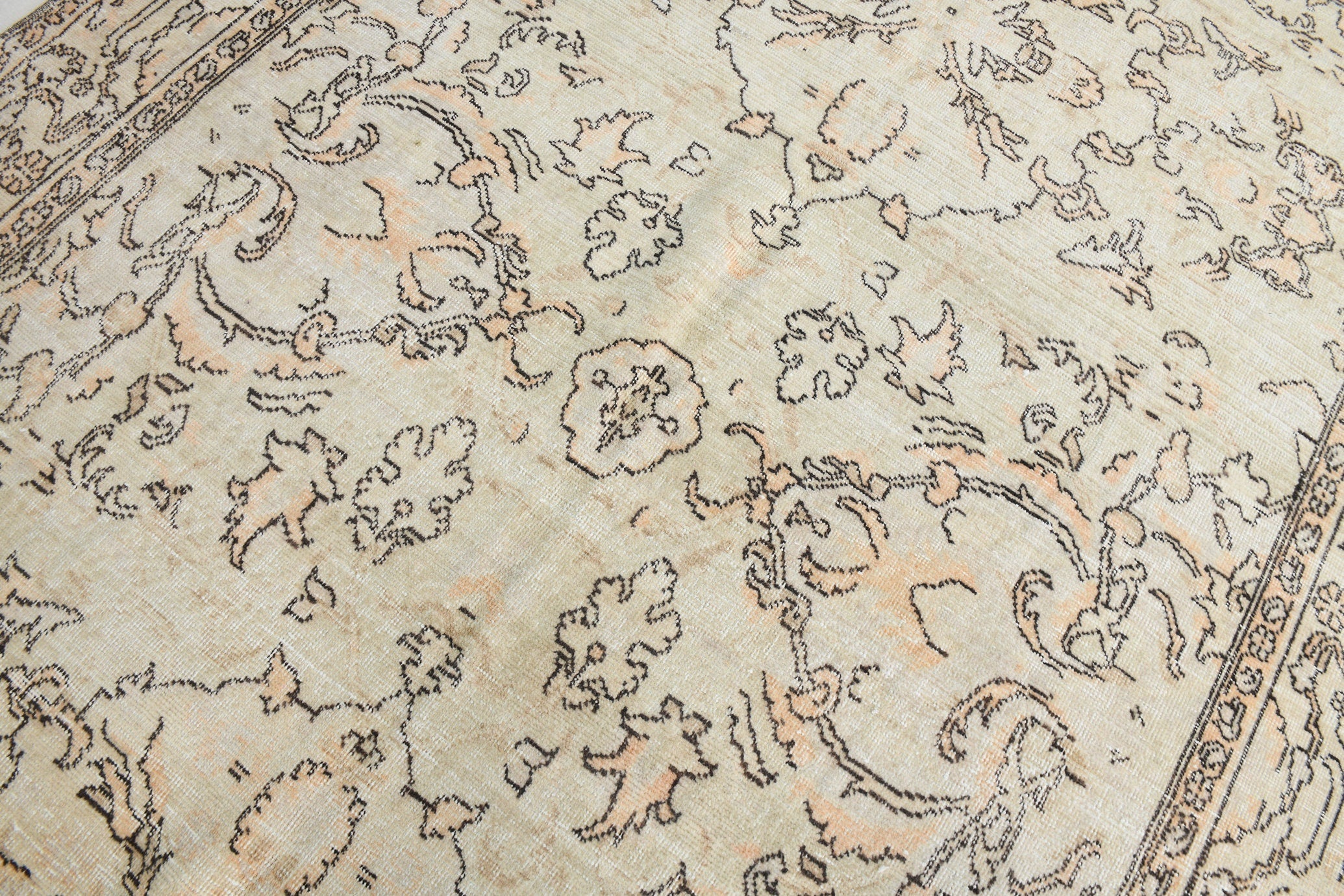 Turkish Vintage Rug 9’9’ x 6’2’