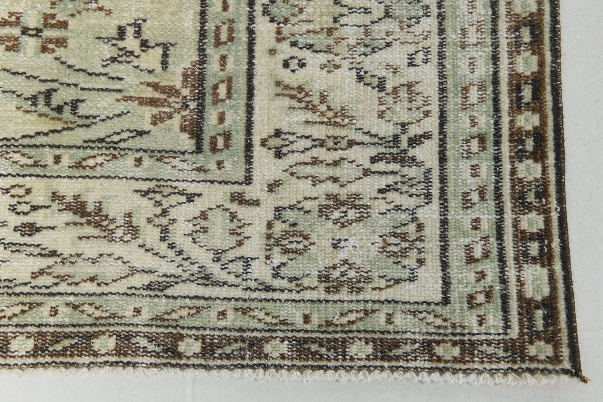Turkish Vintage Rug 9’9’ x 6’7’