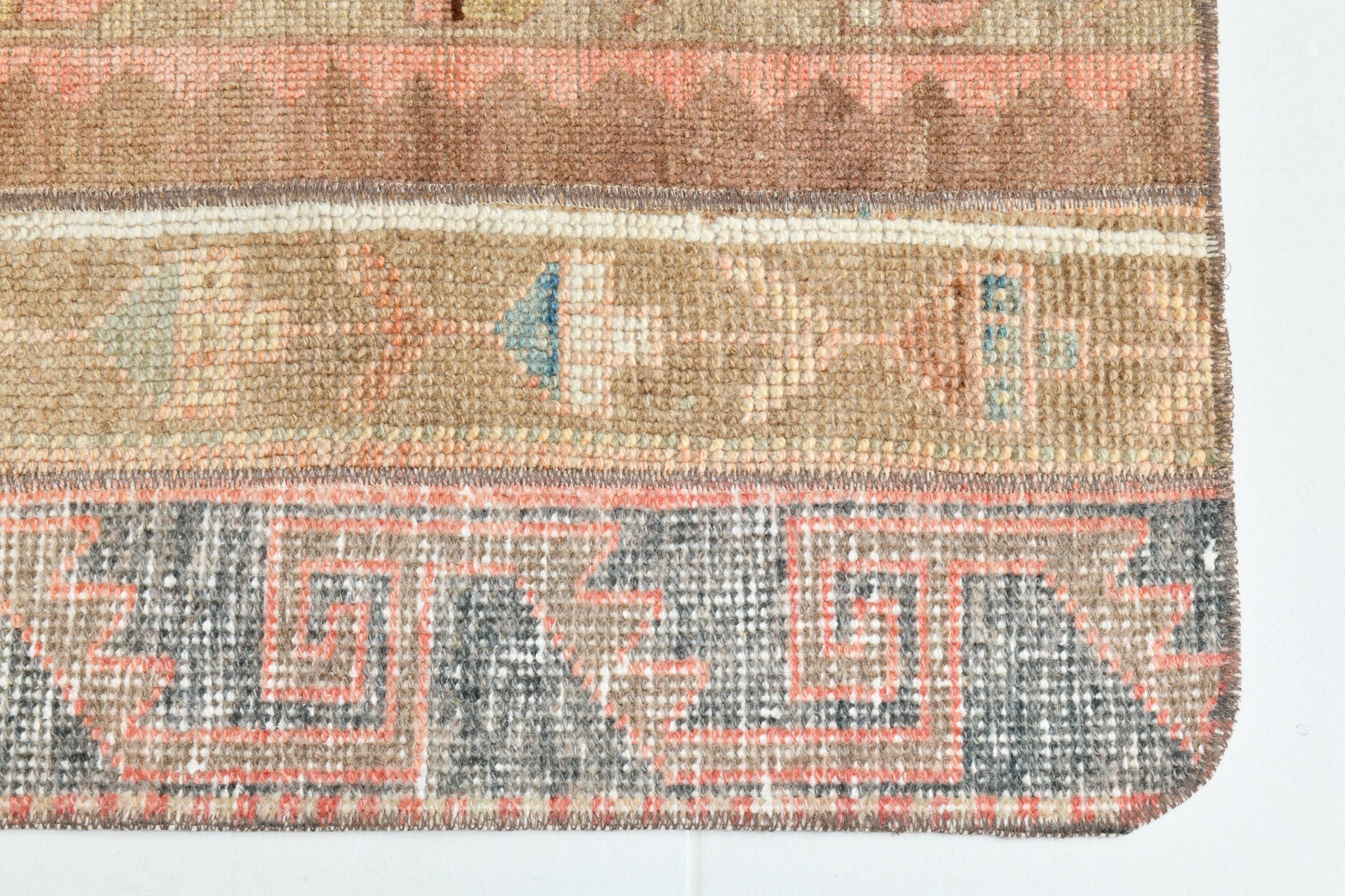 Turkish Vintage Runner Rug 2’2’ x 7’7’