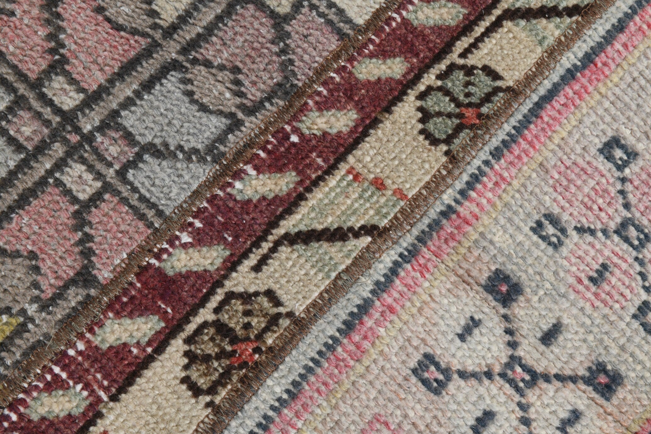 Turkish Vintage Runner Rug 2’2’ x 7’7’