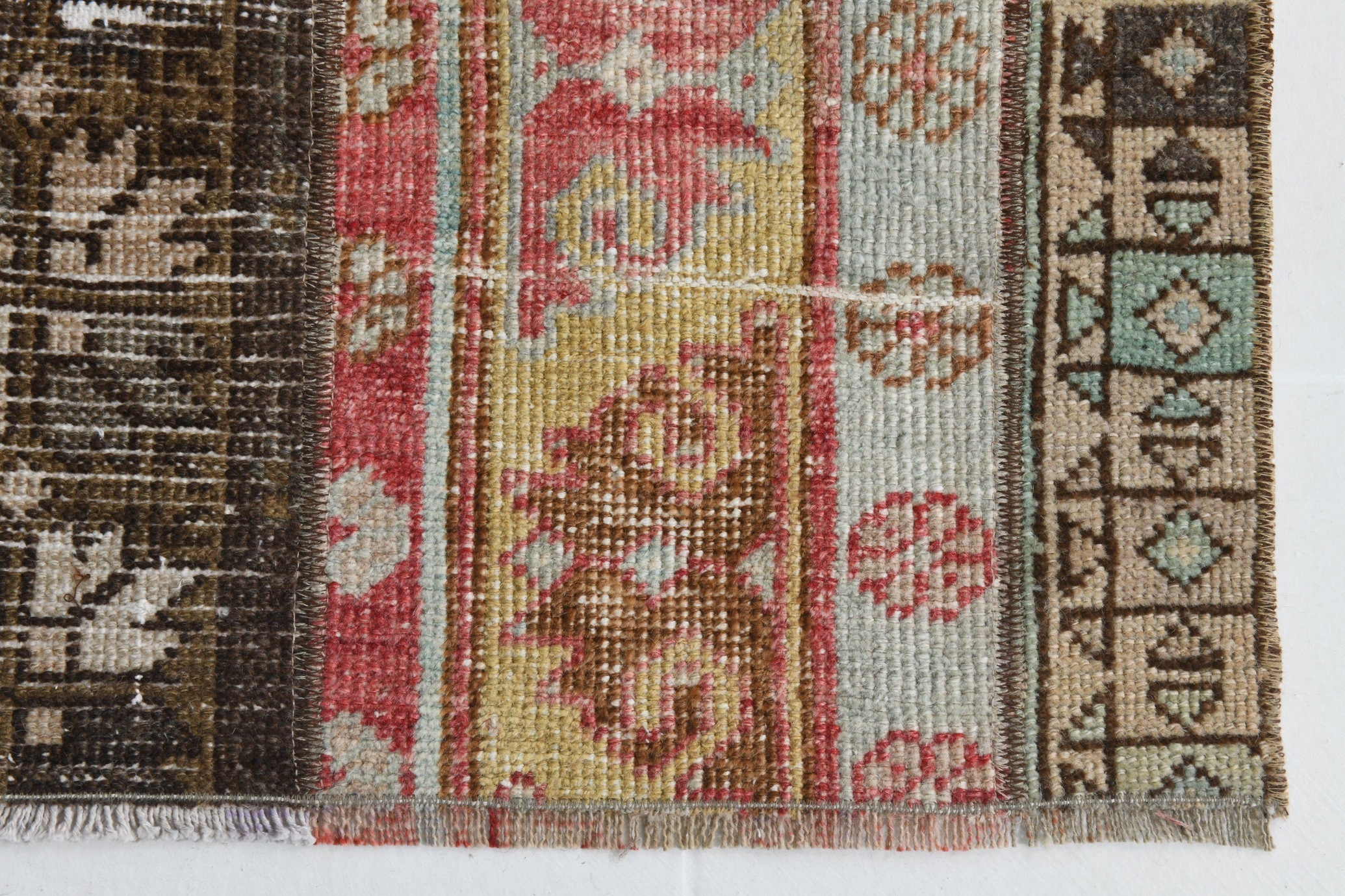Turkish Vintage Runner Rug 2’5’ x 4’6’