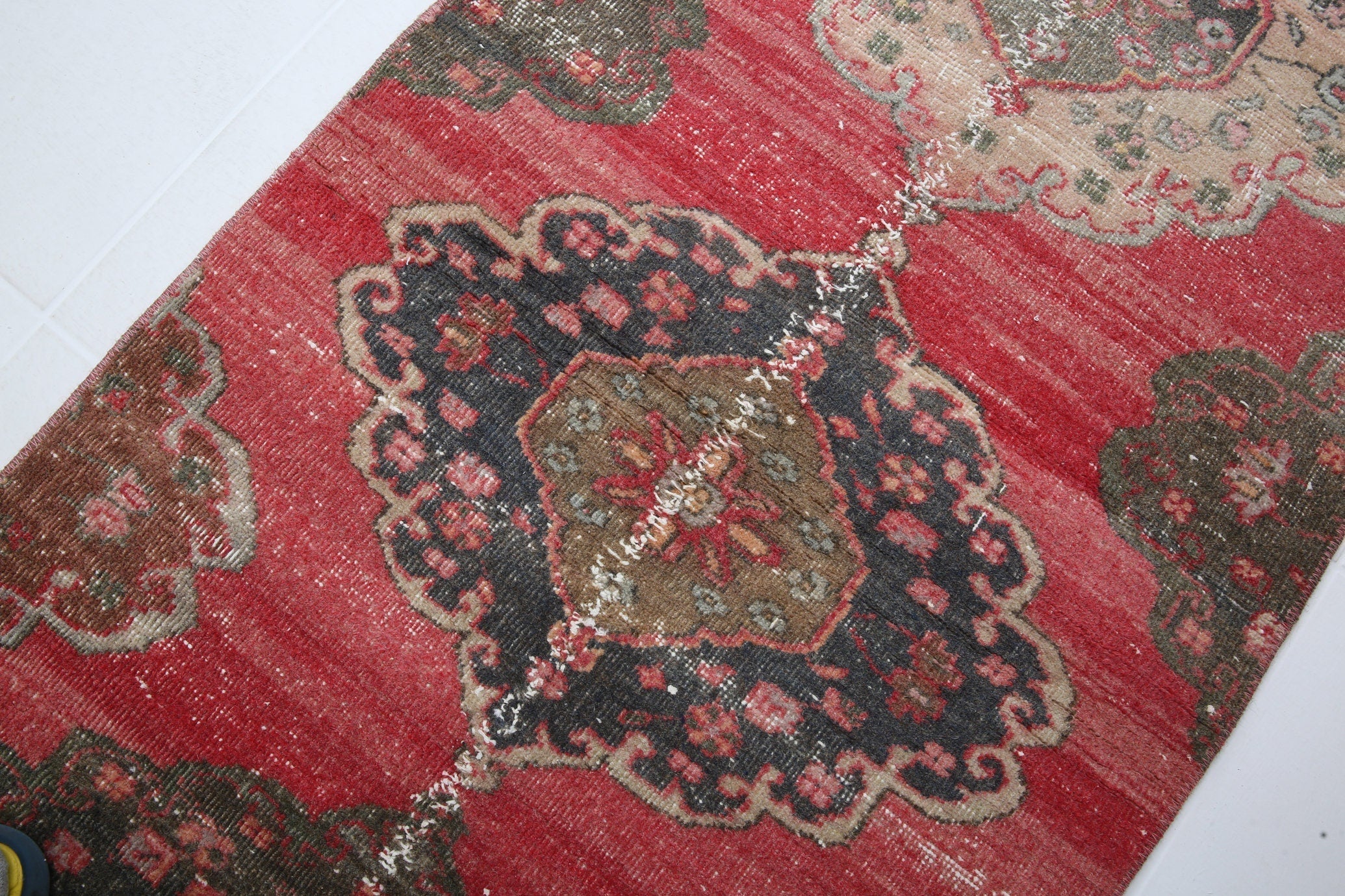 Turkish Vintage Runner Rug 2’5’ x 6’8’