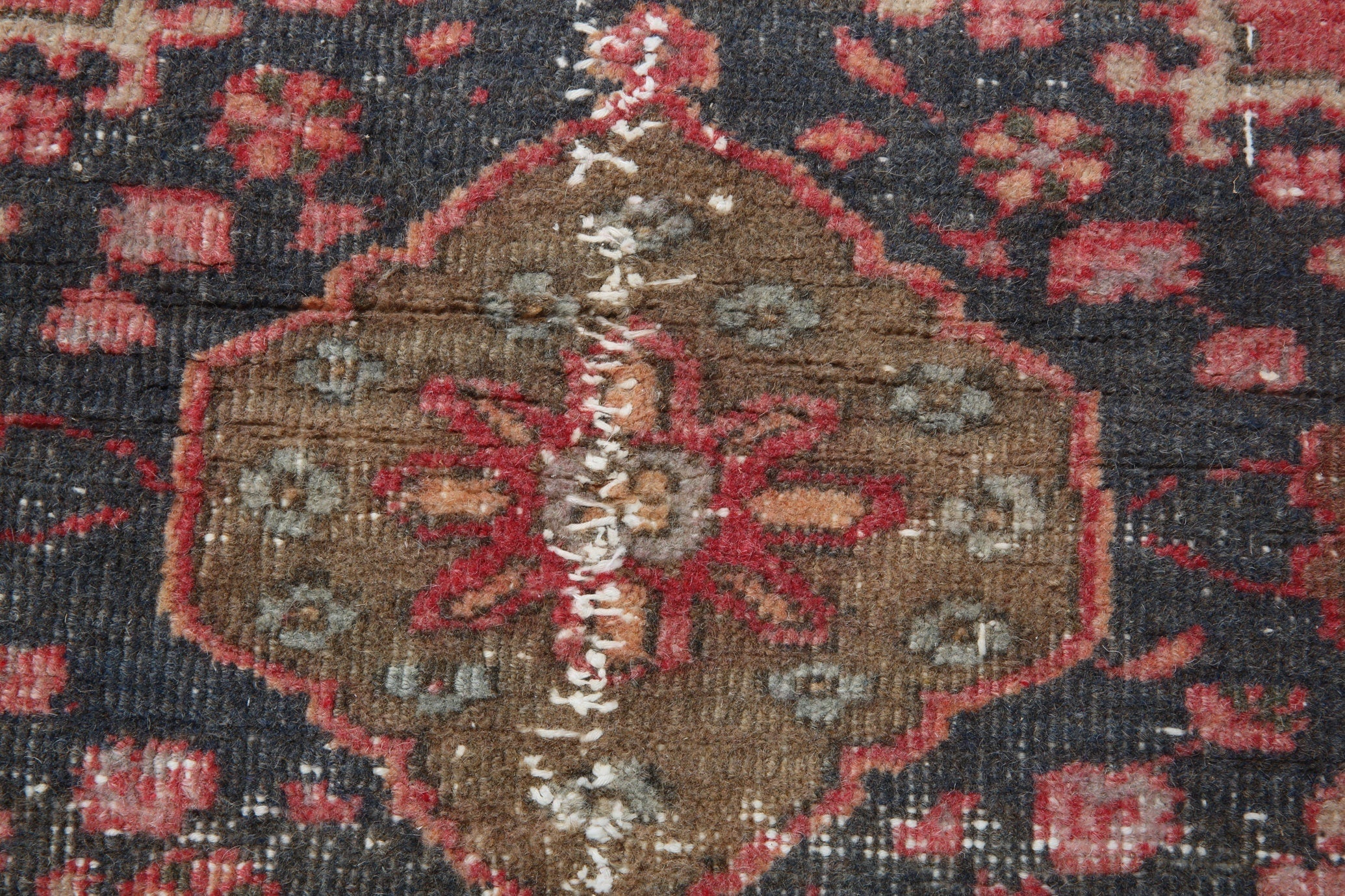 Turkish Vintage Runner Rug 2’5’ x 6’8’