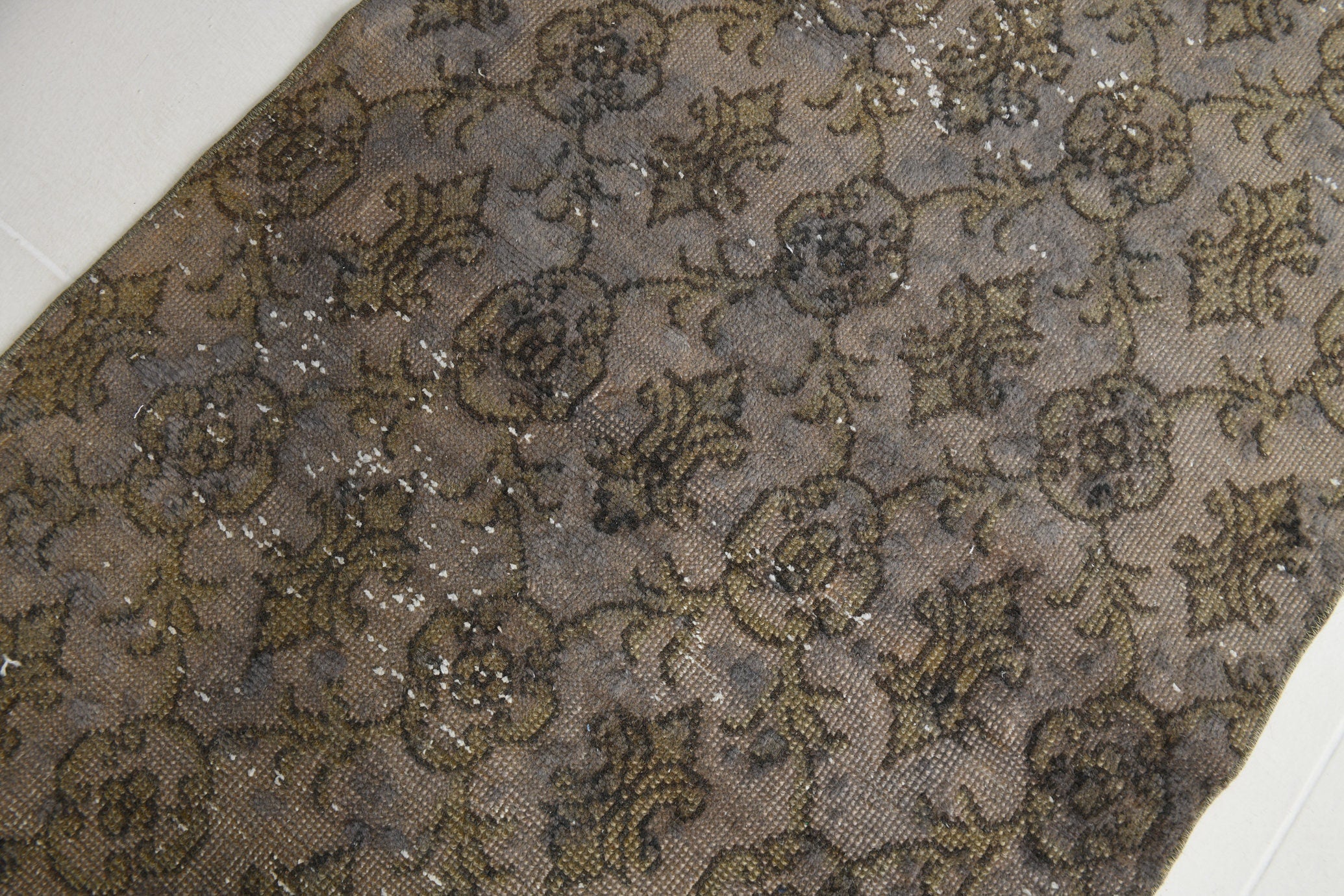 Turkish Vintage Runner Rug 2’7’ x 9’4’