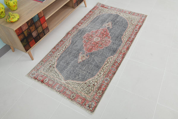 Turkish Vintage Runner Rug 5’9’ x 2’11’