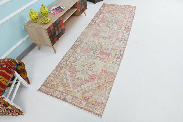 Turkish Vintage Runner Rug 9’5’ x 2’11’