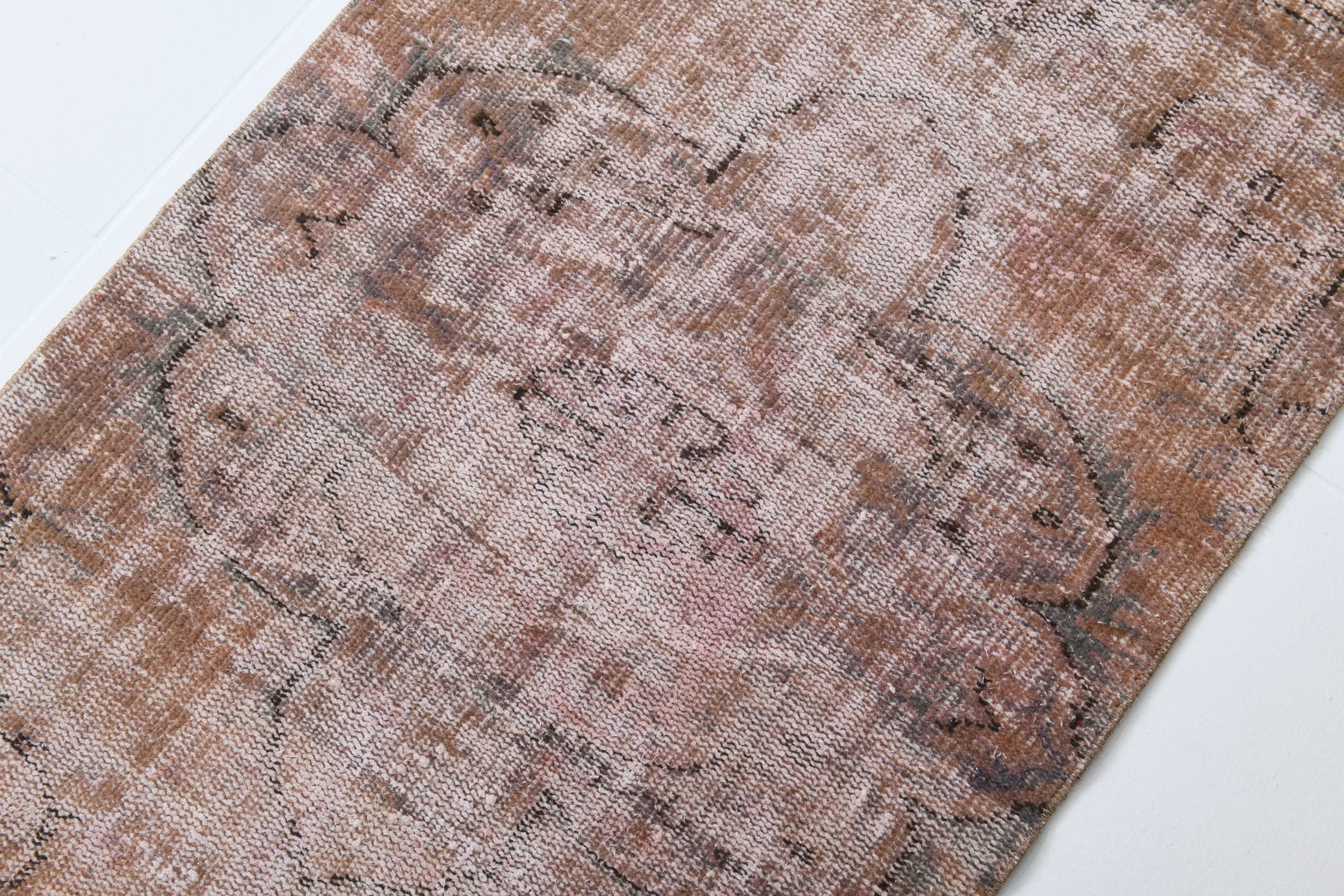 Turkish Vintage Runner Rug 9’5’ x 2’7’