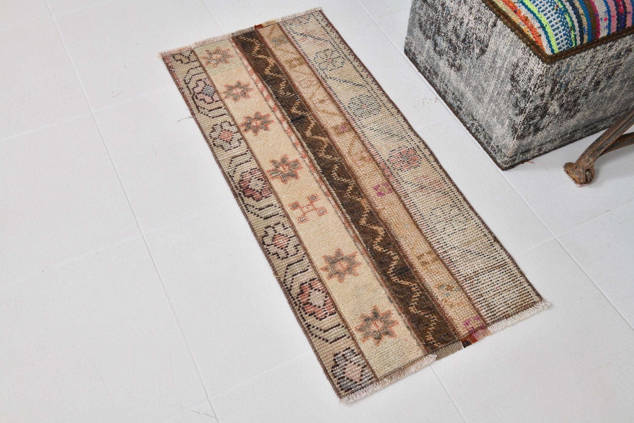 Vintage Doormat 1'7" x 3'4" ft