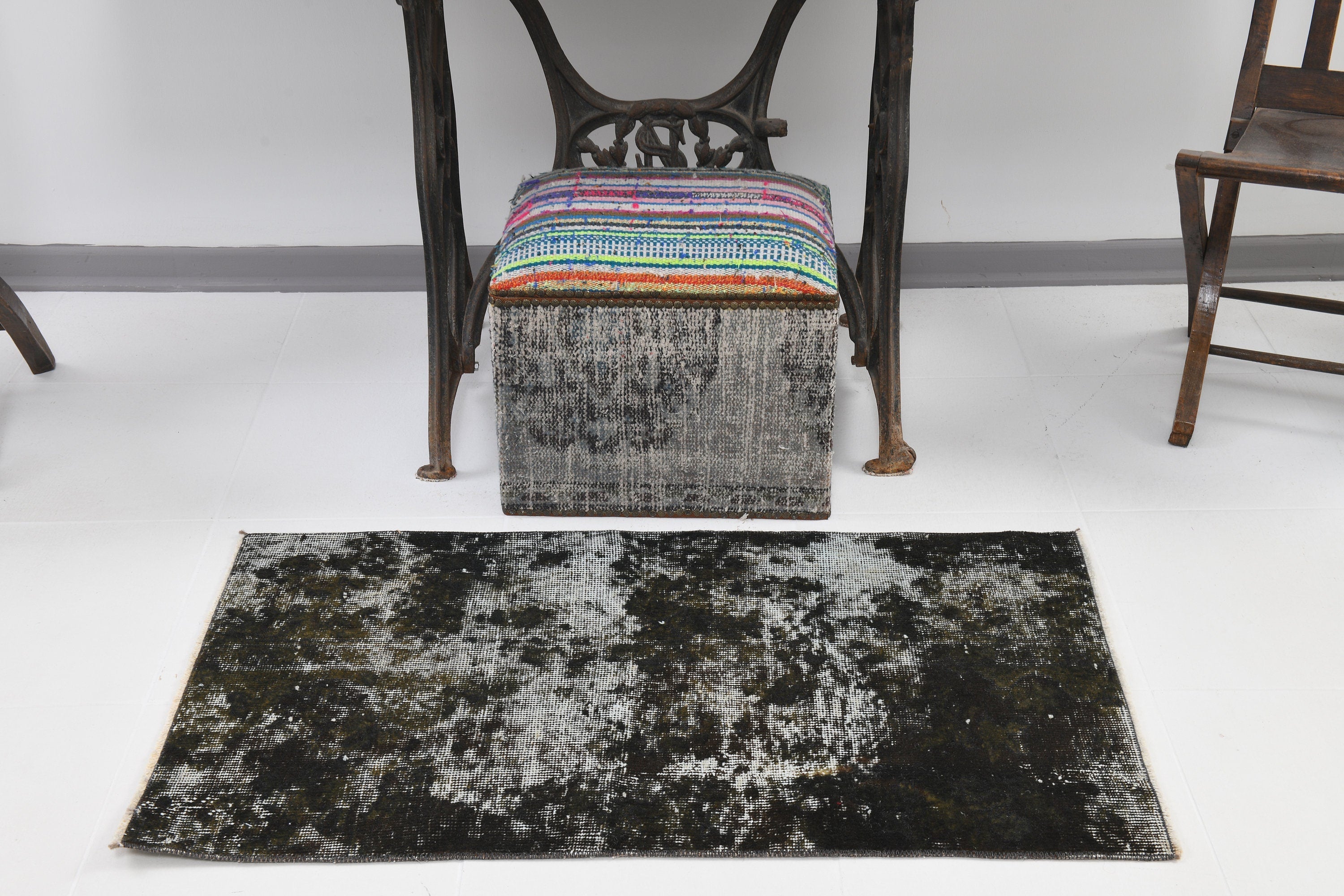 Vintage Doormat 2’1’’ x 3’9’’ ft