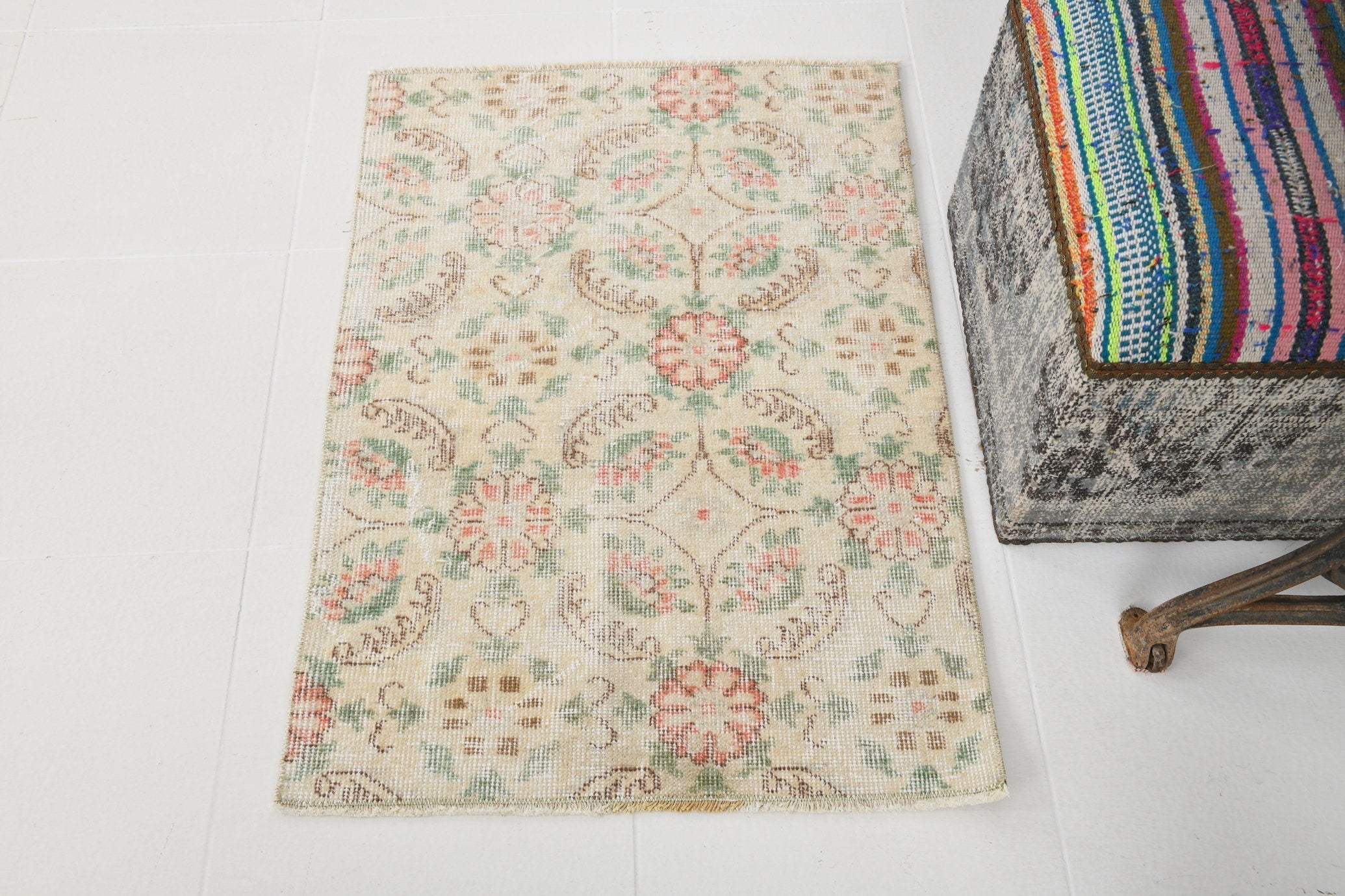 Vintage Doormat 2’4’’ x 2’11’’ ft