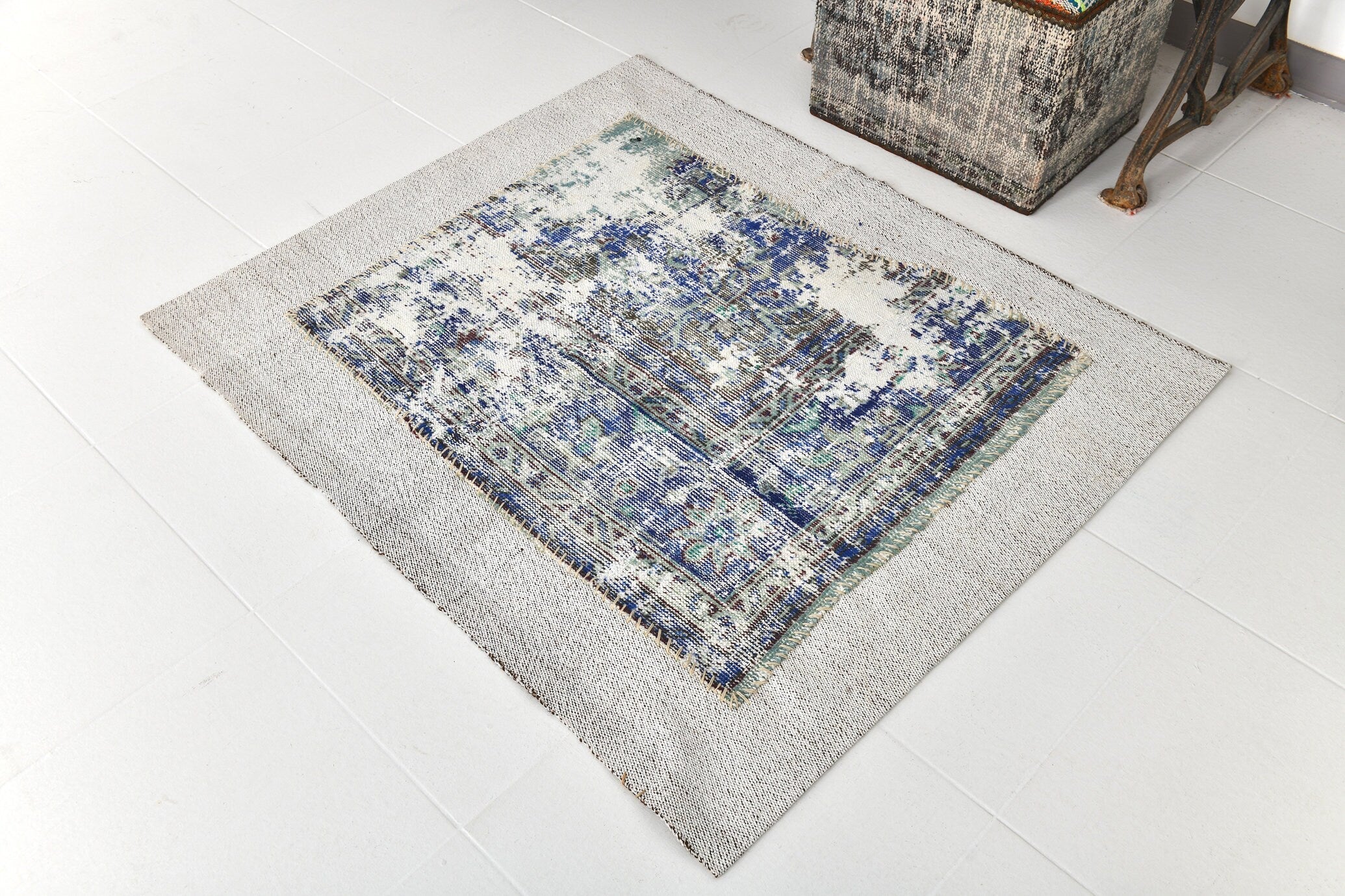 Vintage Flatweave Kilim 3'5" x 4'1" ft