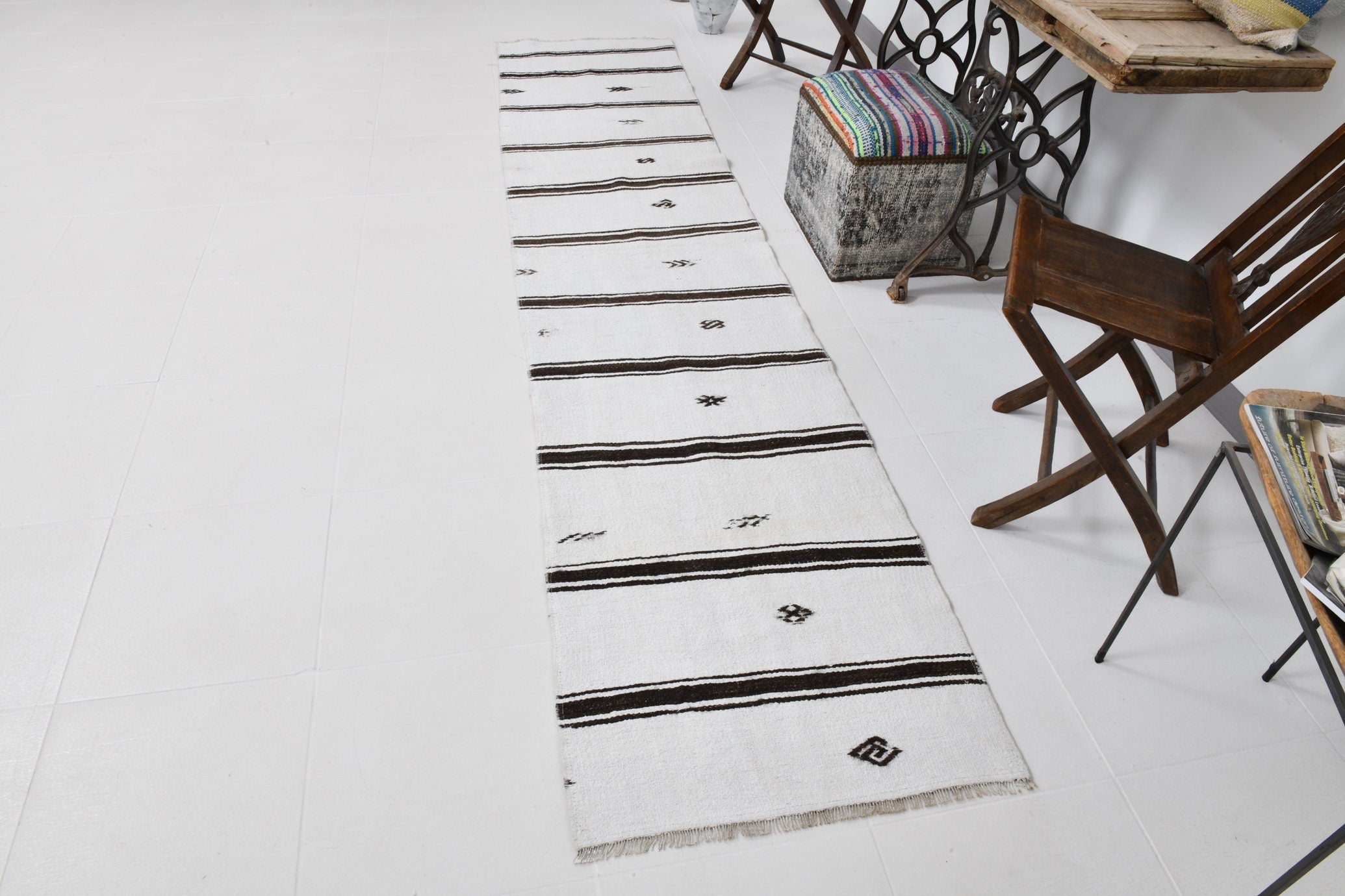 Vintage Hemp Kilim 2’4’’ x 10’8’’ ft