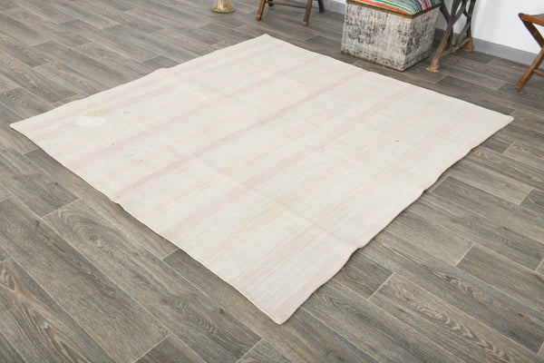 Vintage Hemp Kilim 5’10’’ x 6’0’’ ft