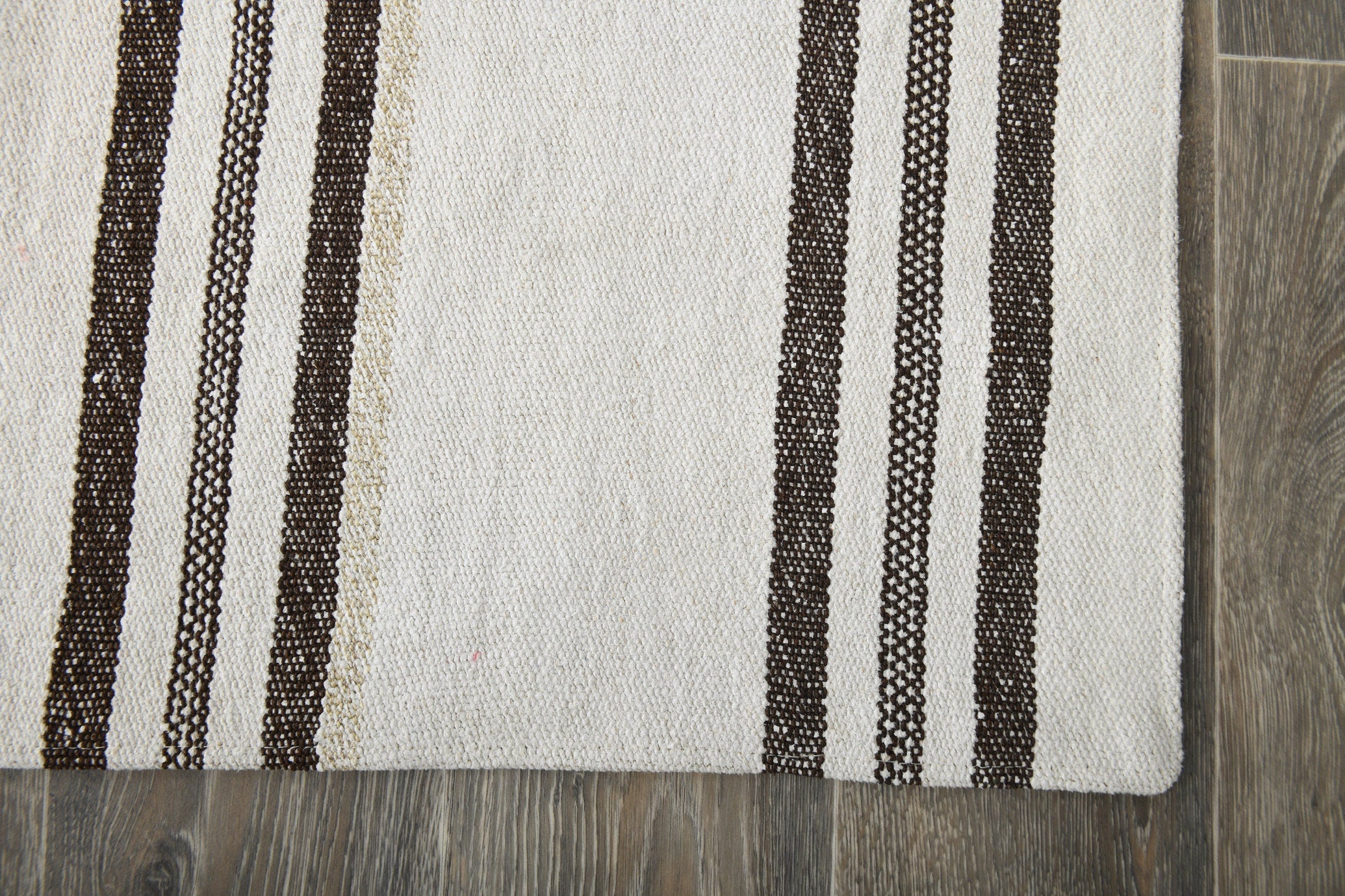 Vintage Hemp Kilim 5’3’’ x 7’10’’ ft