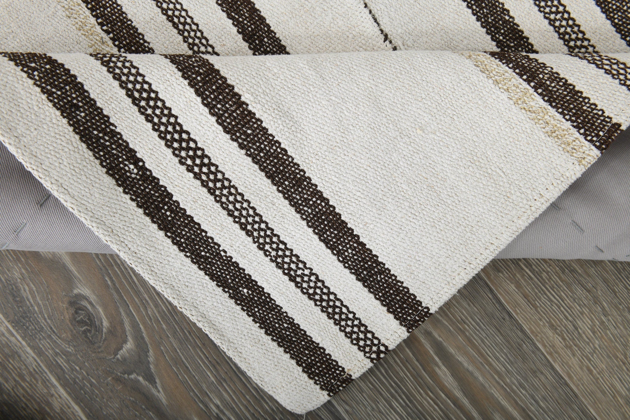 Vintage Hemp Kilim 5’3’’ x 7’10’’ ft