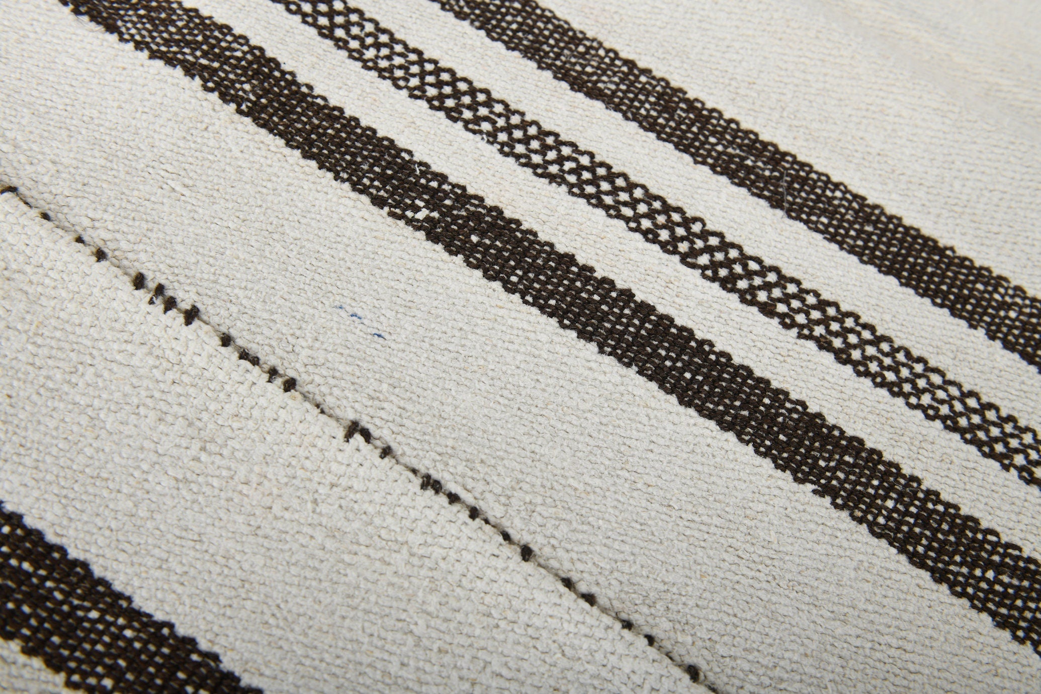 Vintage Hemp Kilim 5’3’’ x 7’10’’ ft