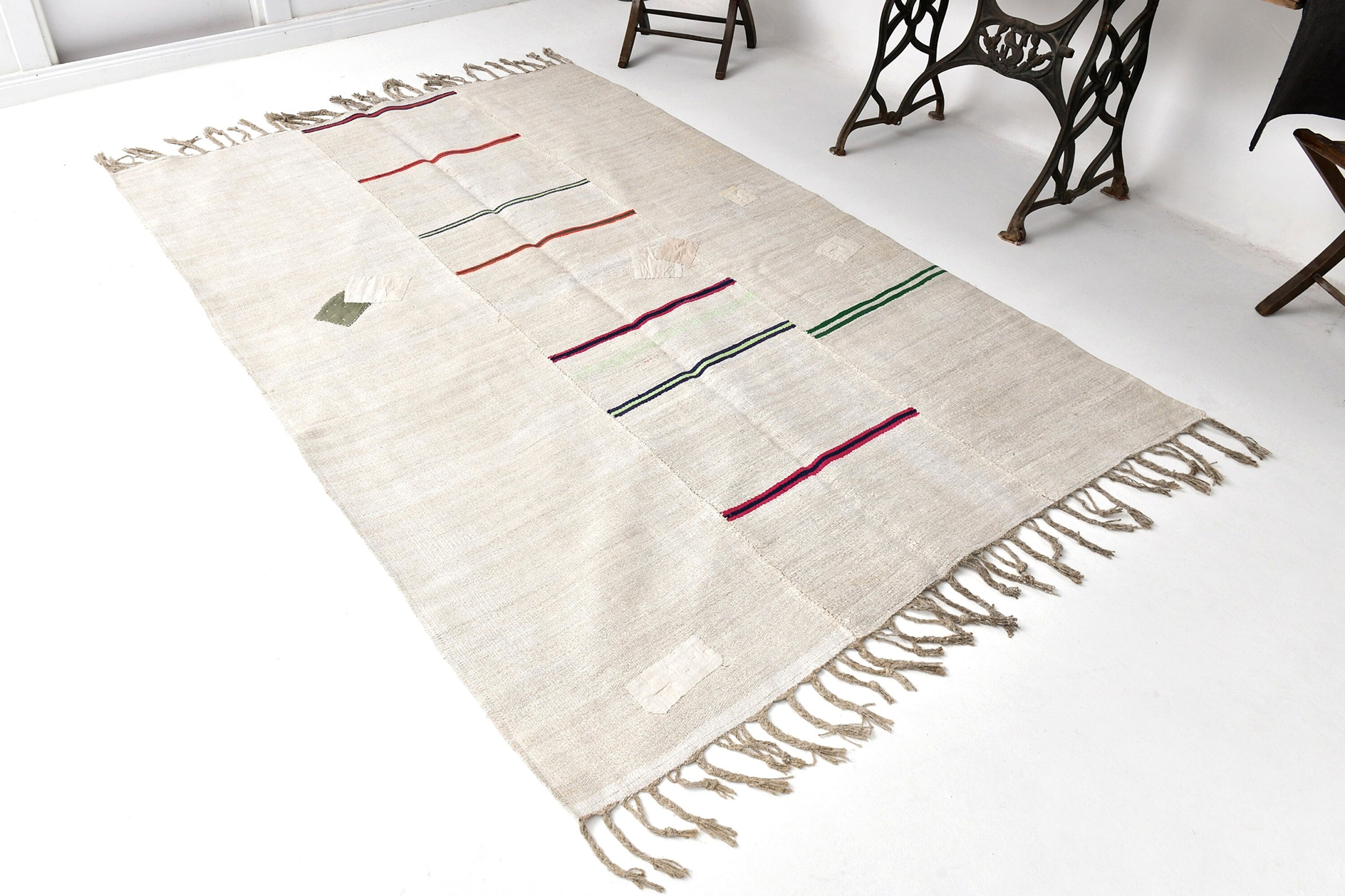 Vintage Hemp Kilim 5'7" x 8'2" ft