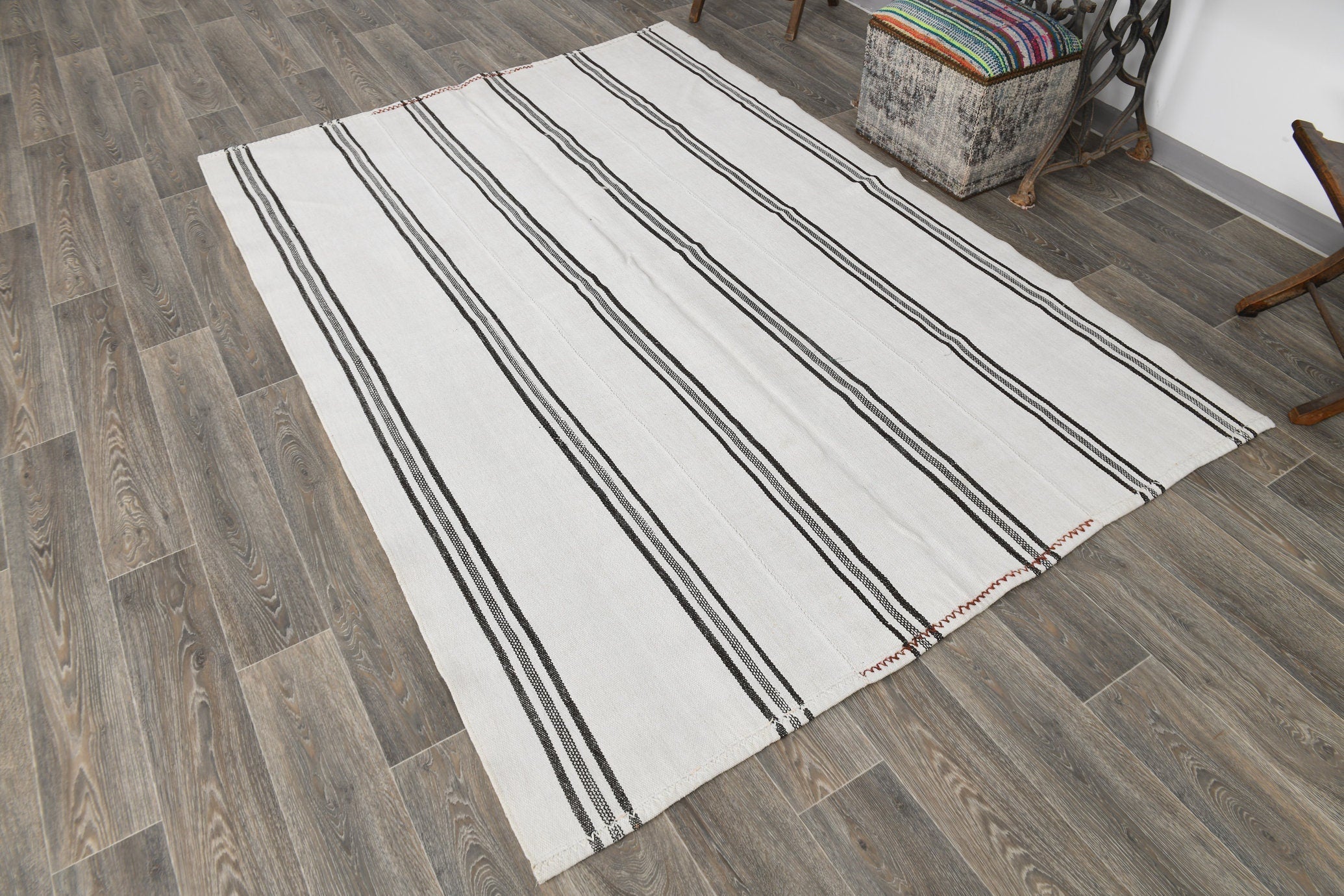Vintage Hemp Kilim 5’7’’ x 8’4’’ ft