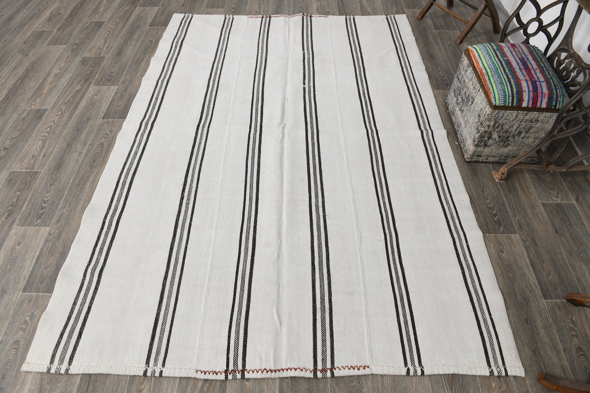 Vintage Hemp Kilim 5’7’’ x 8’4’’ ft