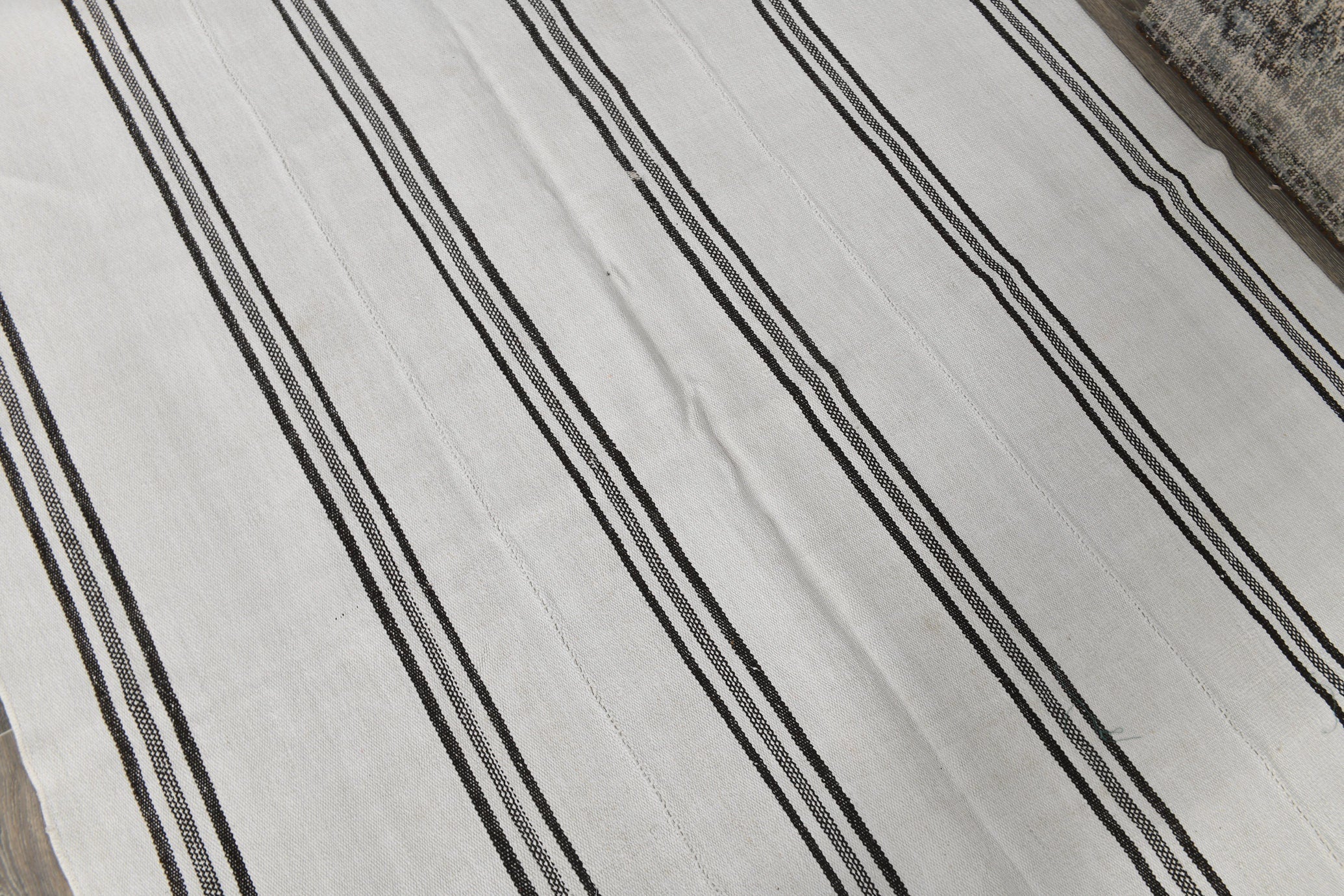 Vintage Hemp Kilim 5’7’’ x 8’4’’ ft