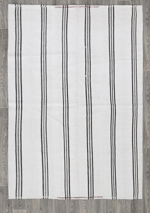 Vintage Hemp Kilim 5’7’’ x 8’4’’ ft