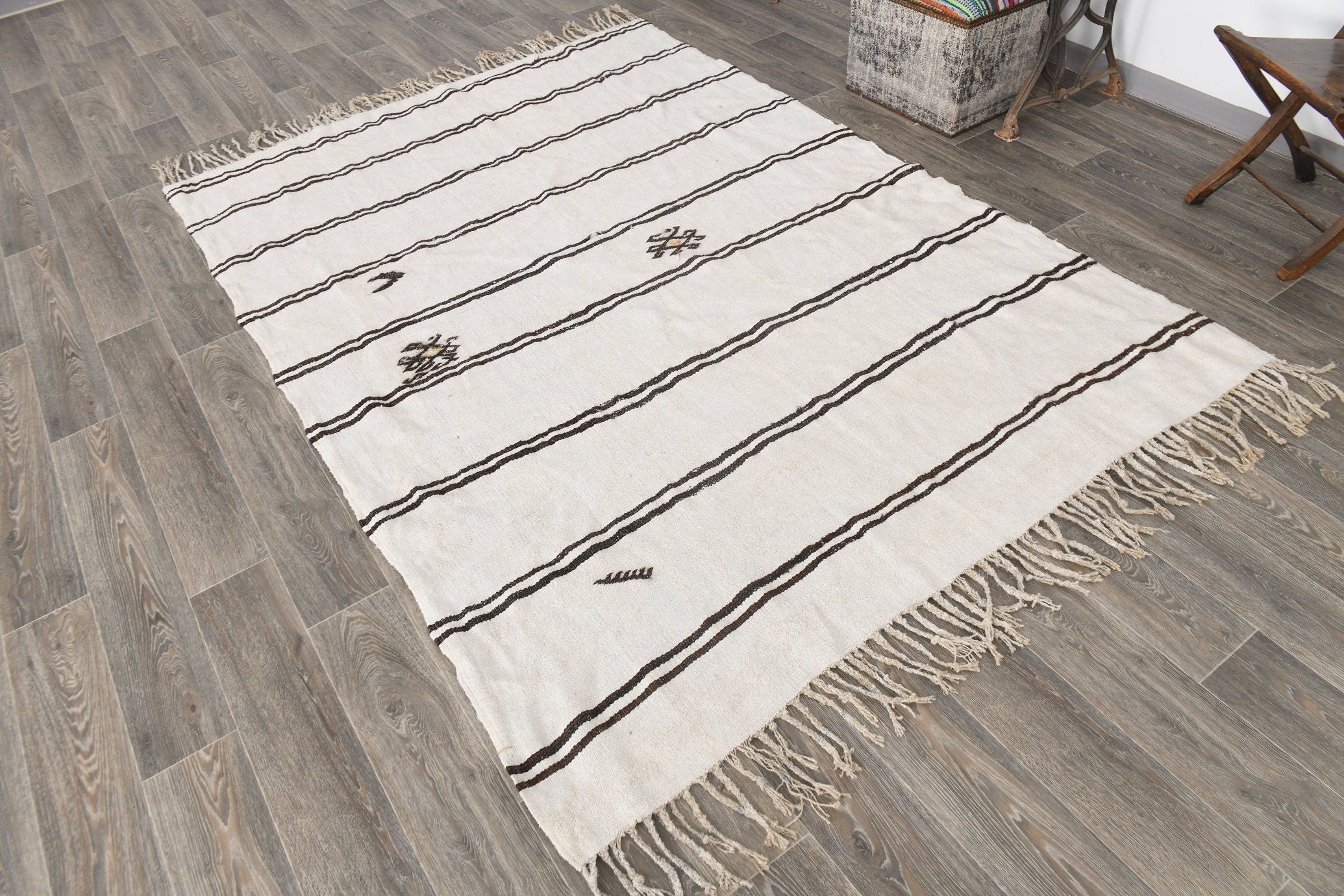 Vintage Hemp Kilim 5’9’’ x 8’5’’ ft