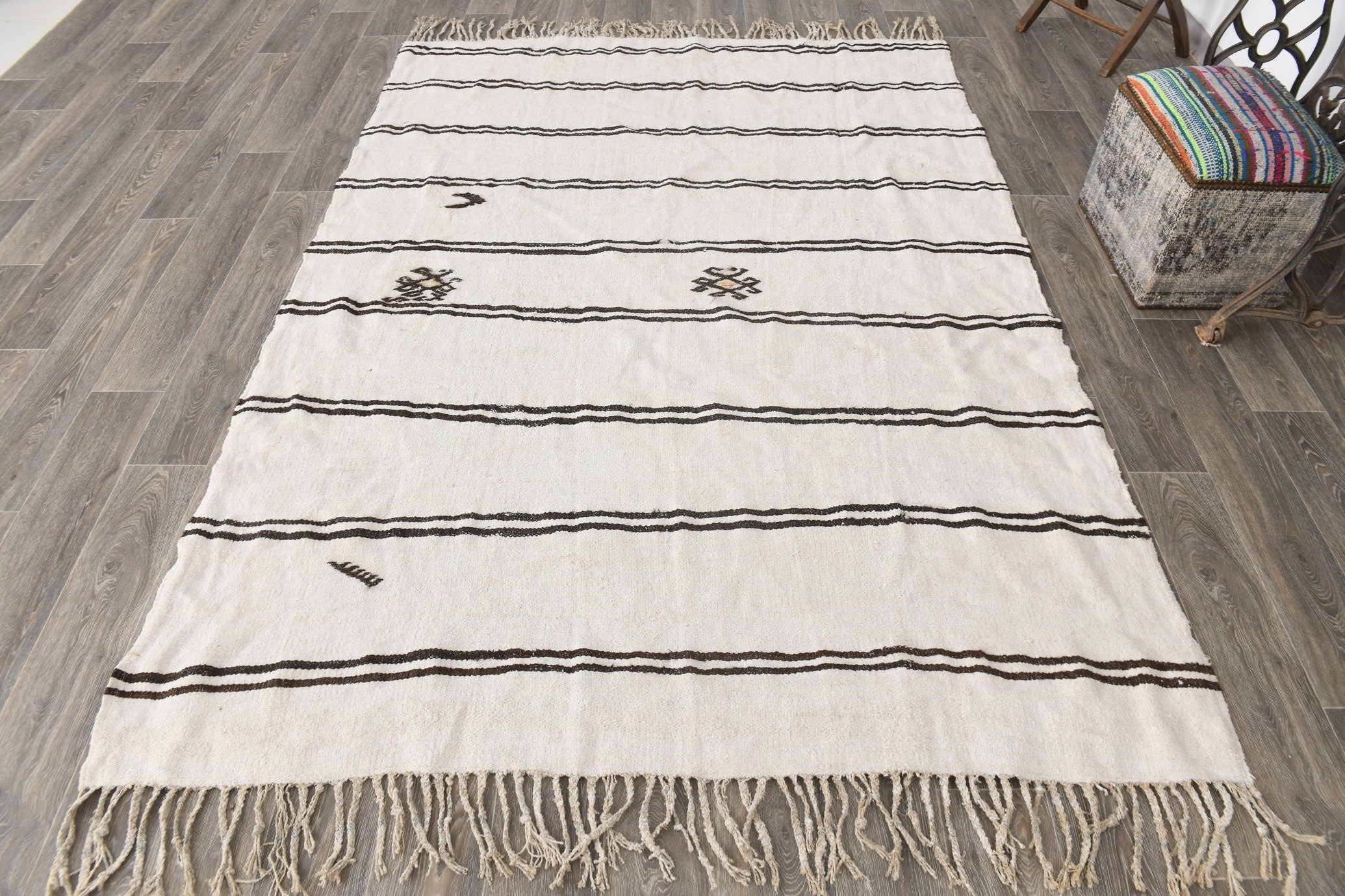Vintage Hemp Kilim 5’9’’ x 8’5’’ ft