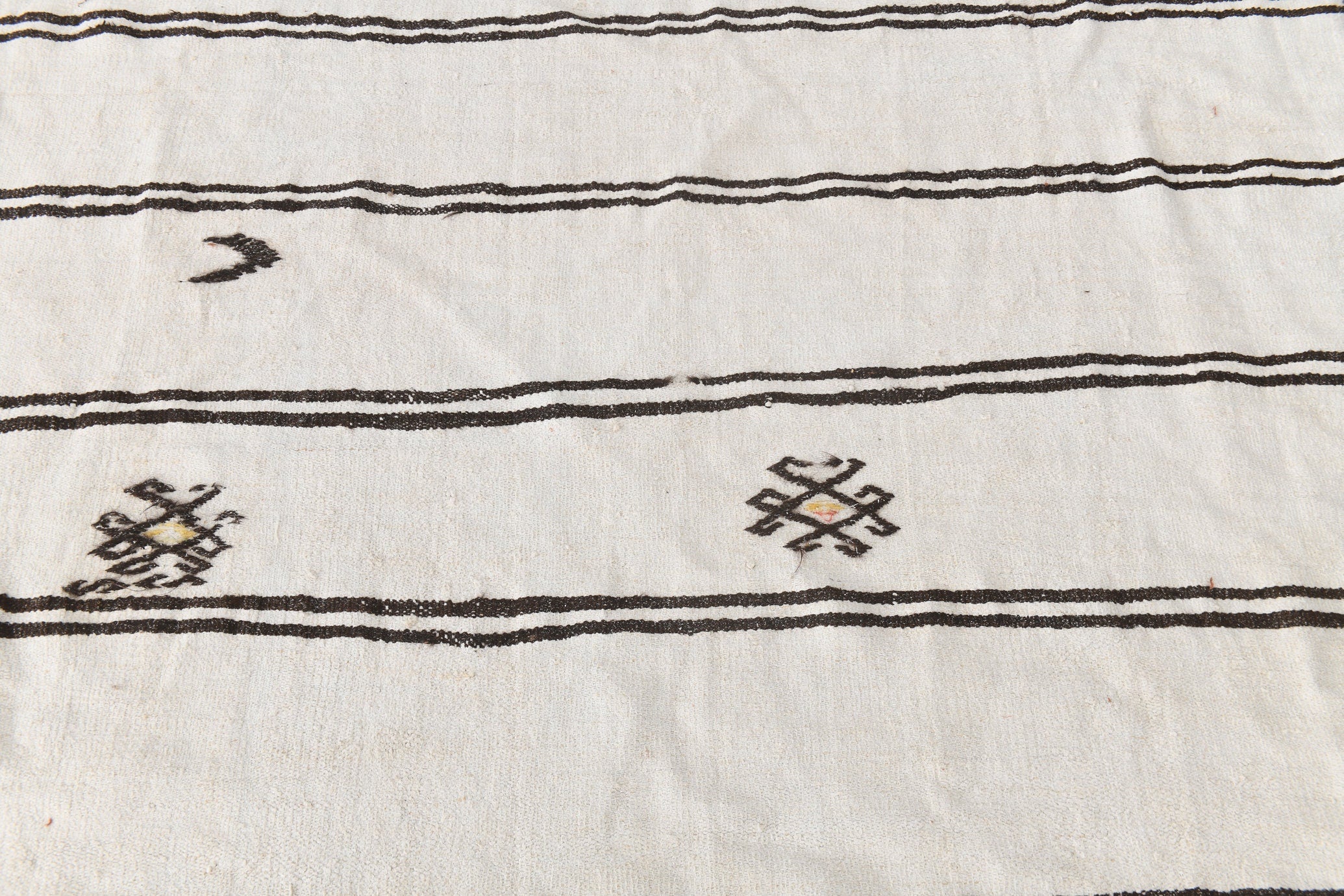 Vintage Hemp Kilim 5’9’’ x 8’5’’ ft