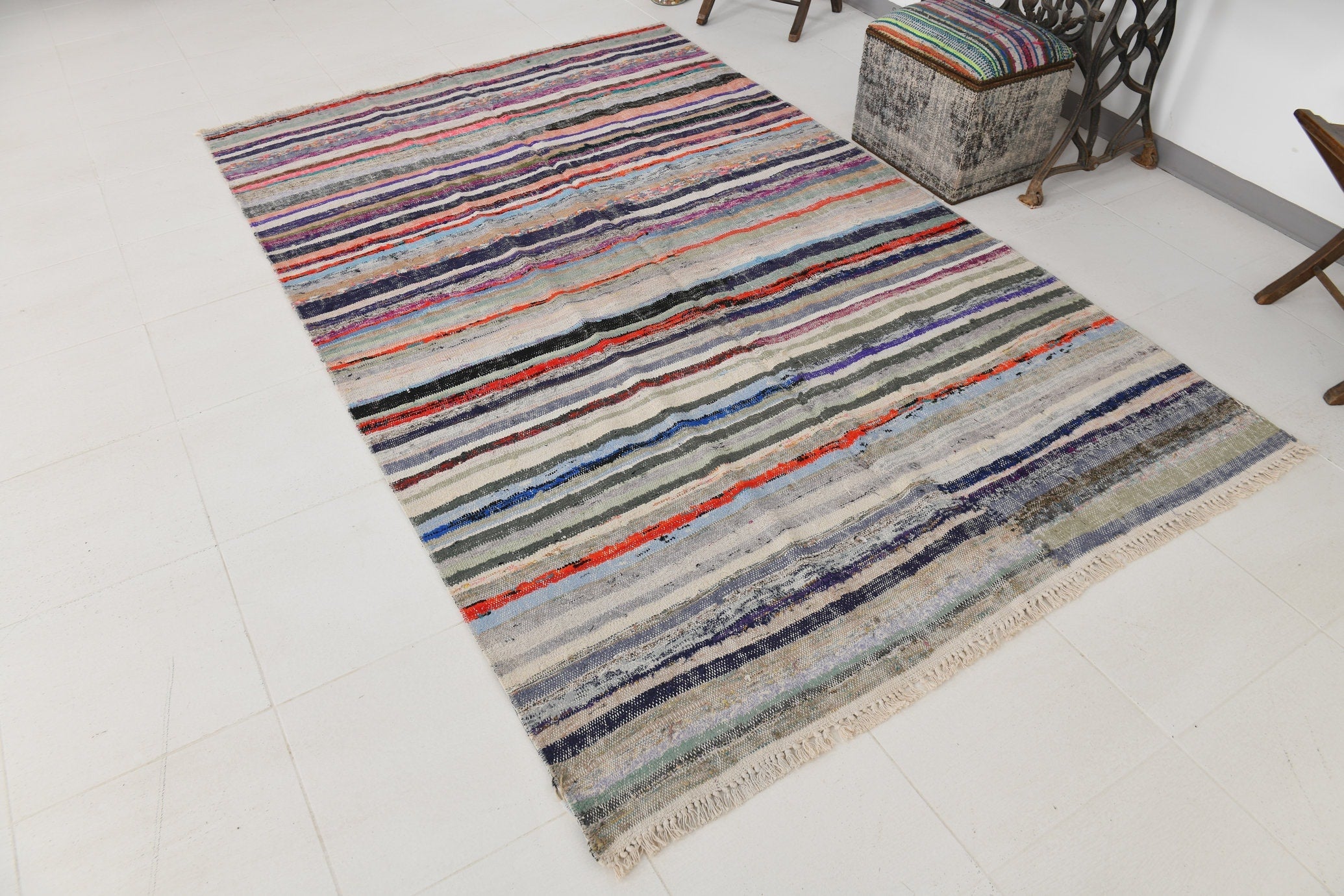 Vintage Kilim 5’7’’ x 8’9’’ ft
