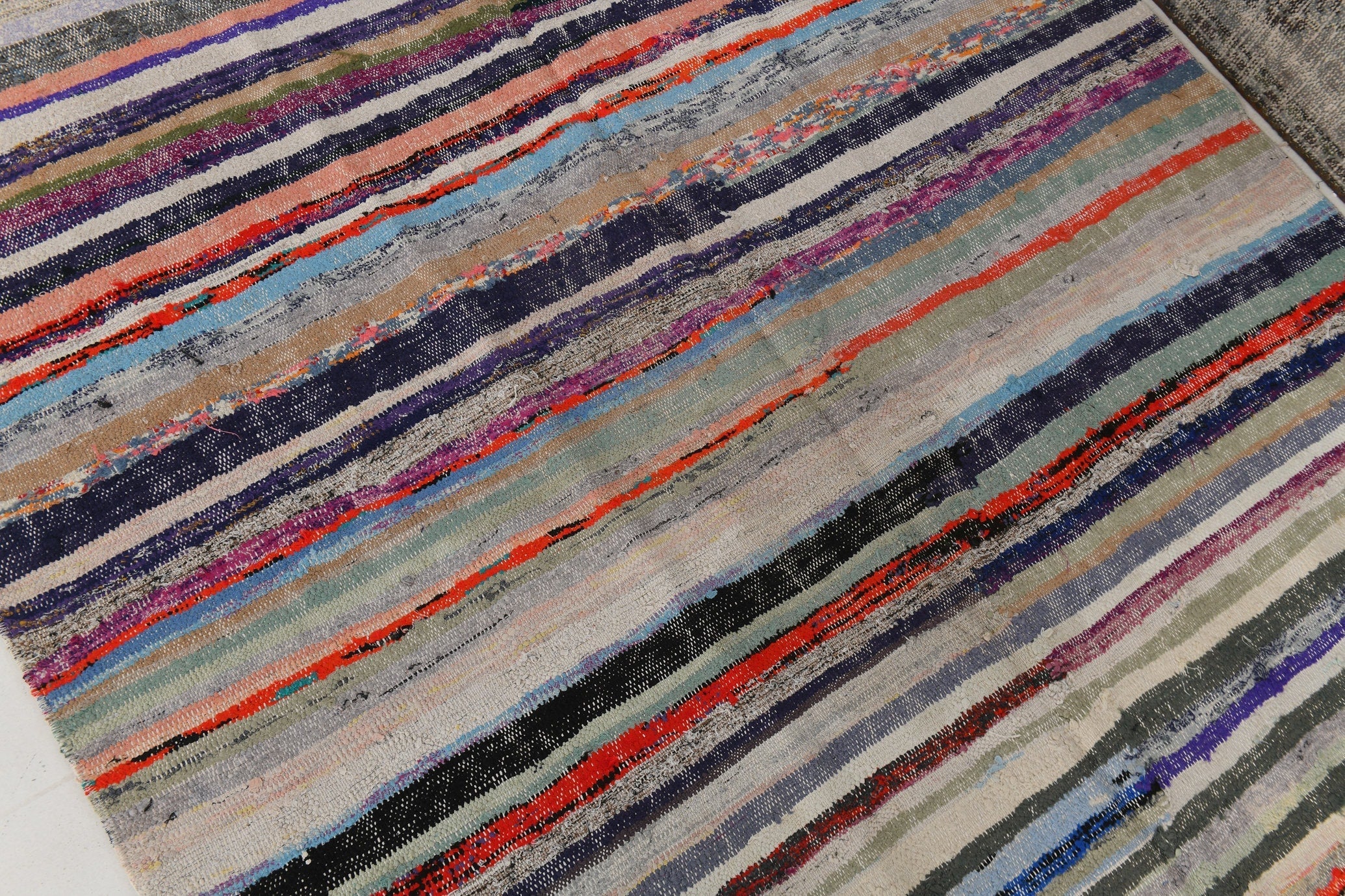 Vintage Kilim 5’7’’ x 8’9’’ ft