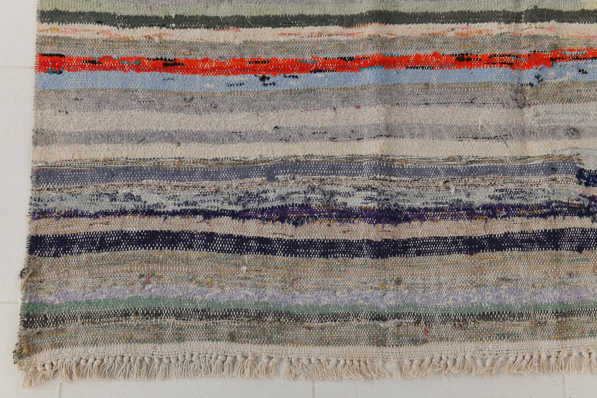 Vintage Kilim 5’7’’ x 8’9’’ ft