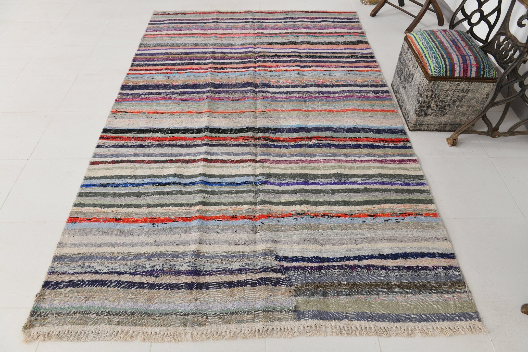 Vintage Kilim 5’7’’ x 8’9’’ ft