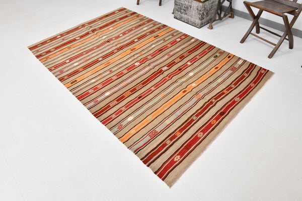Vintage Kilim Anatolian 5’1’’ x 8’1’’ ft