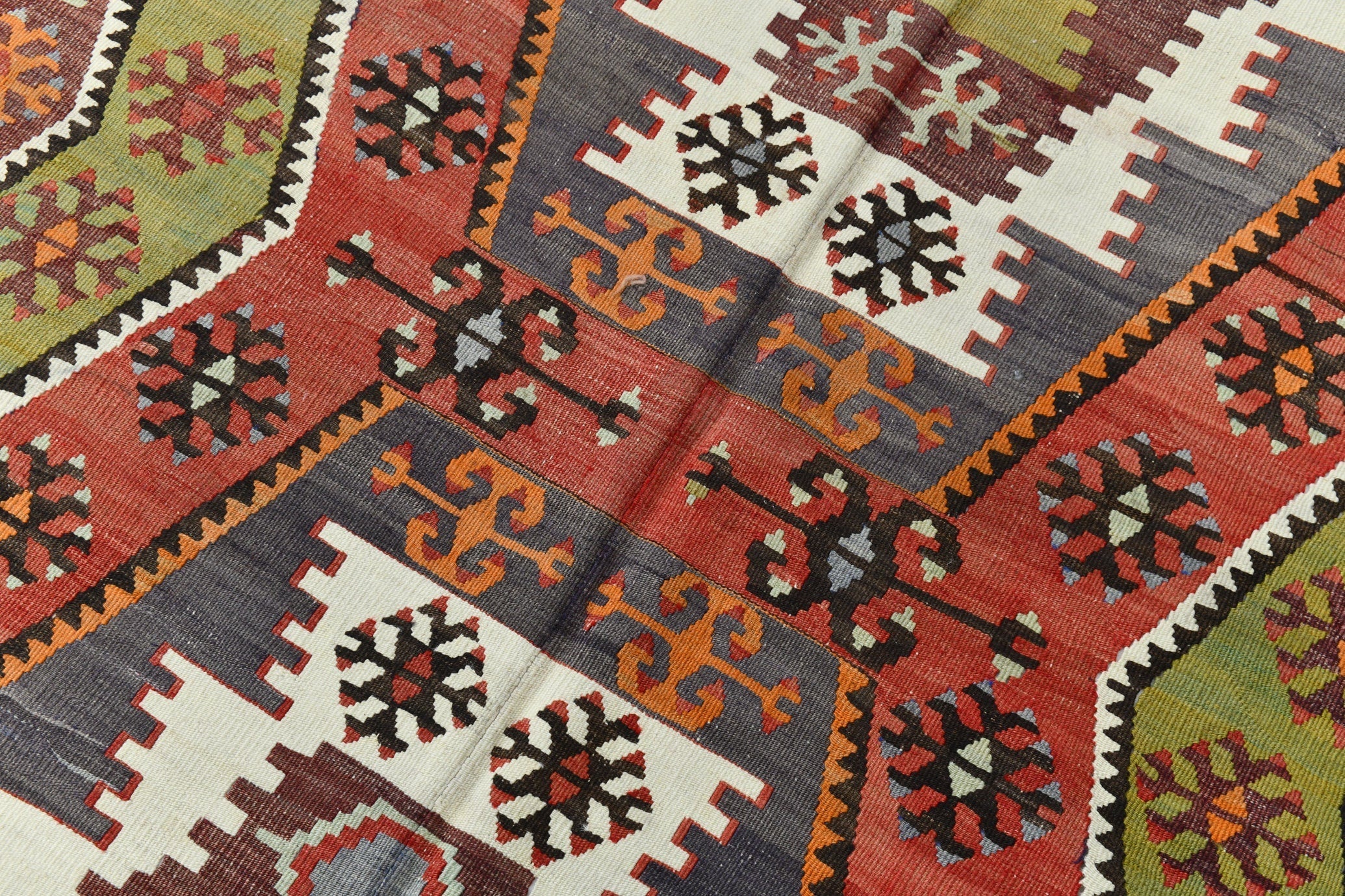 Vintage Kilim Anatolian 5'1" x 8'11" ft