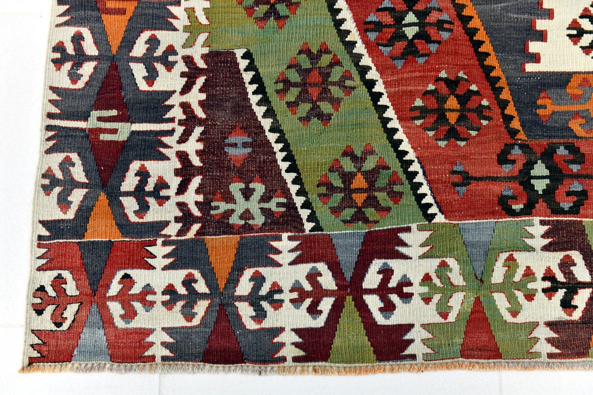 Vintage Kilim Anatolian 5'1" x 8'11" ft