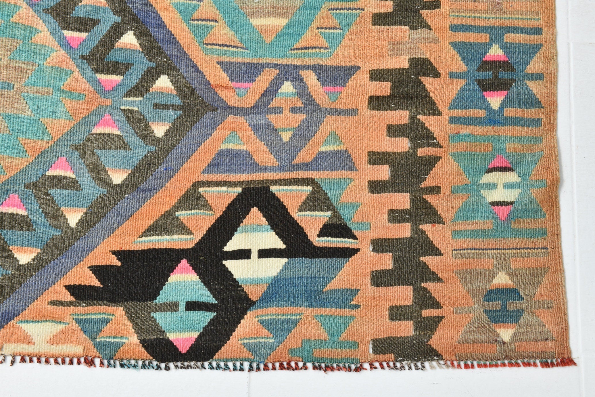 Vintage Kilim Anatolian 5’1’’ x 8’5’’ ft