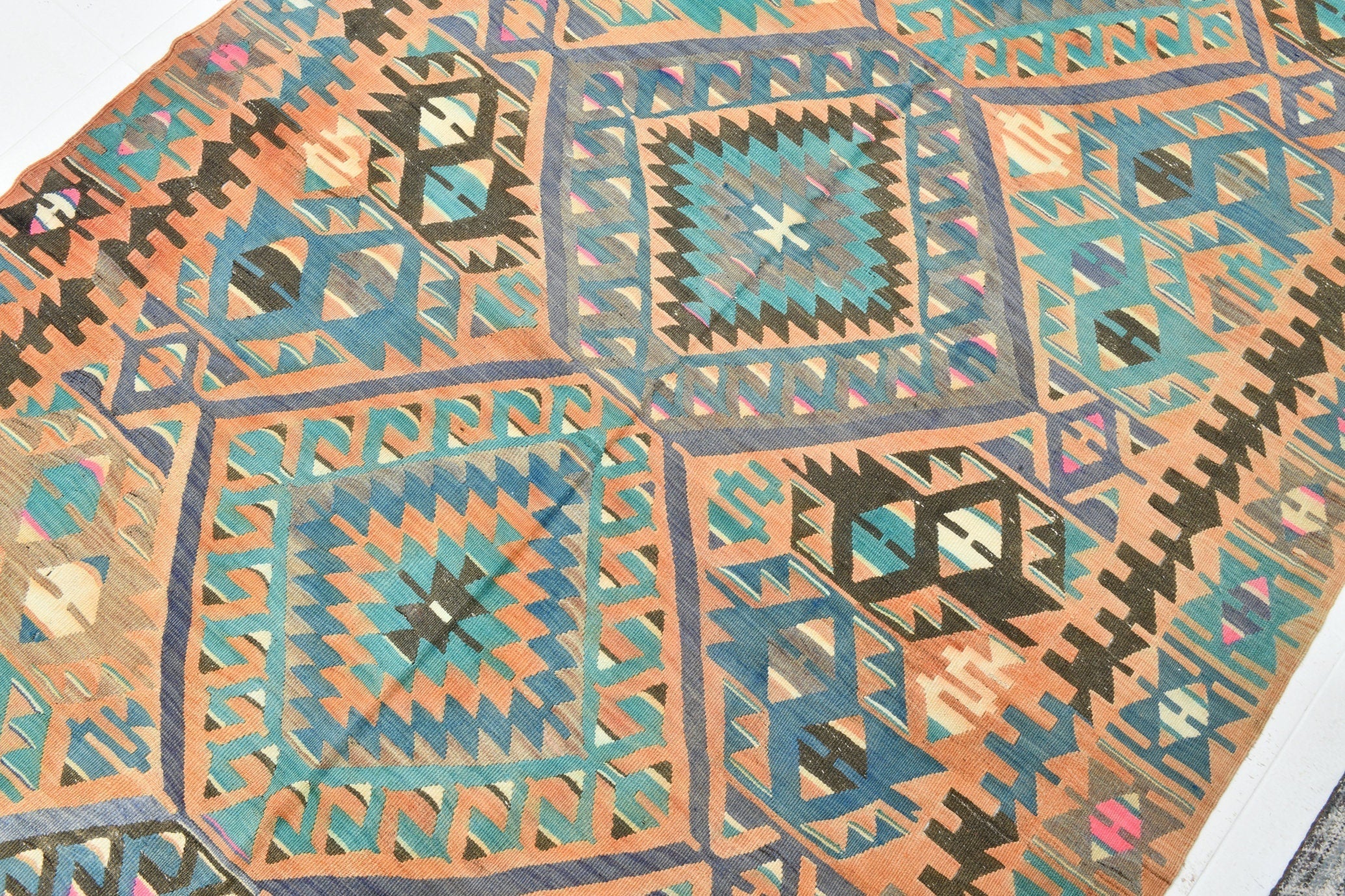 Vintage Kilim Anatolian 5’1’’ x 8’5’’ ft