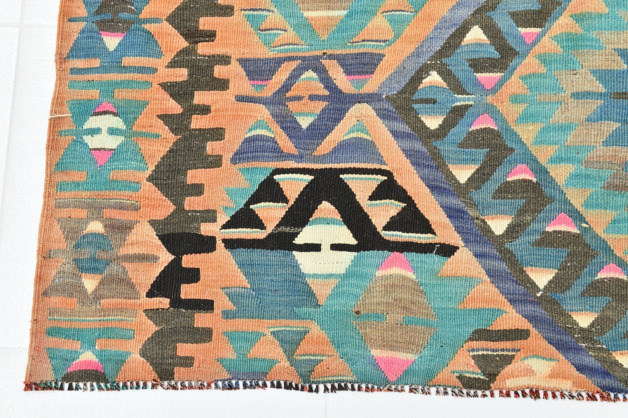 Vintage Kilim Anatolian 5’1’’ x 8’5’’ ft