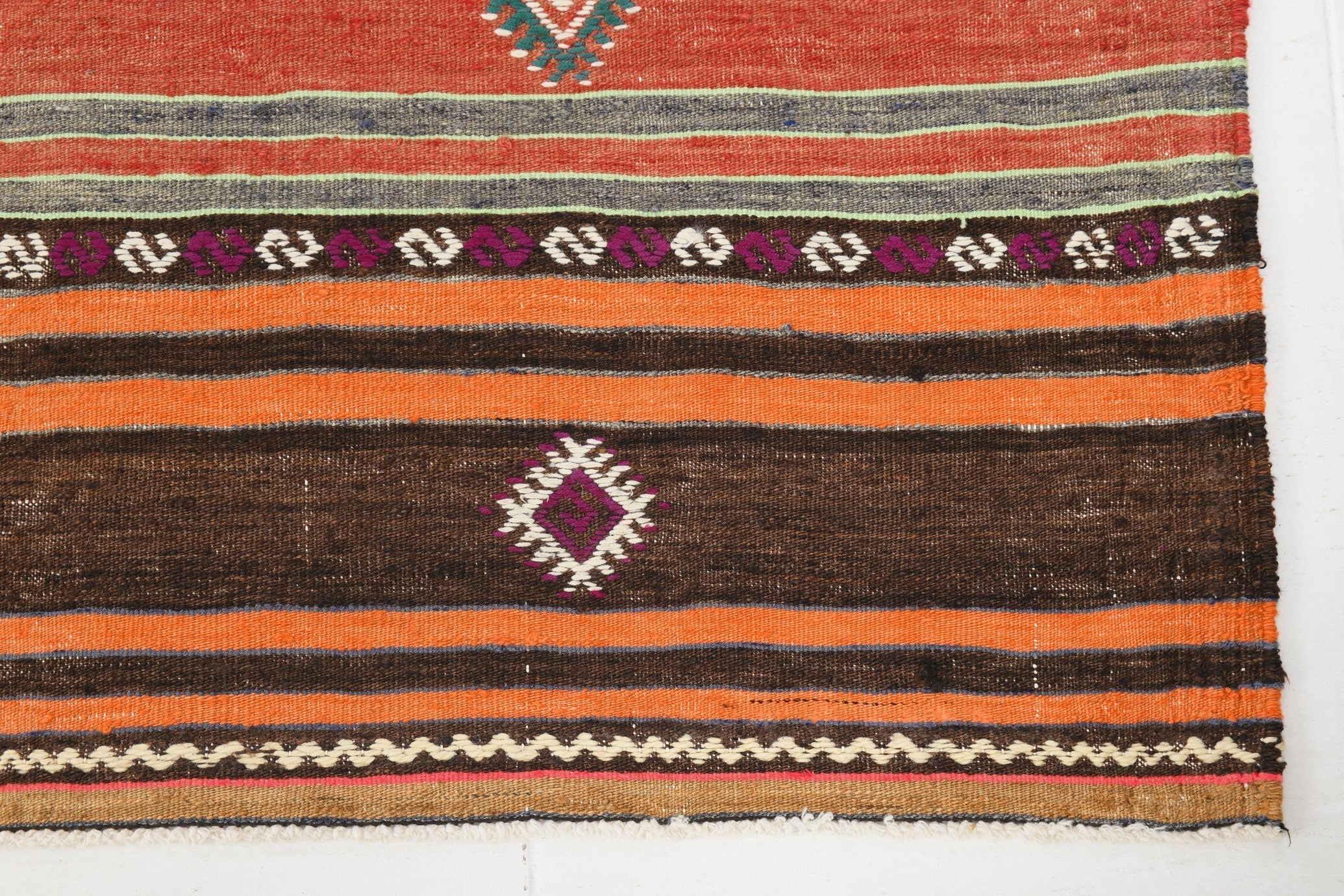 Vintage Kilim Anatolian 5’1’’ x 9’5’’ ft