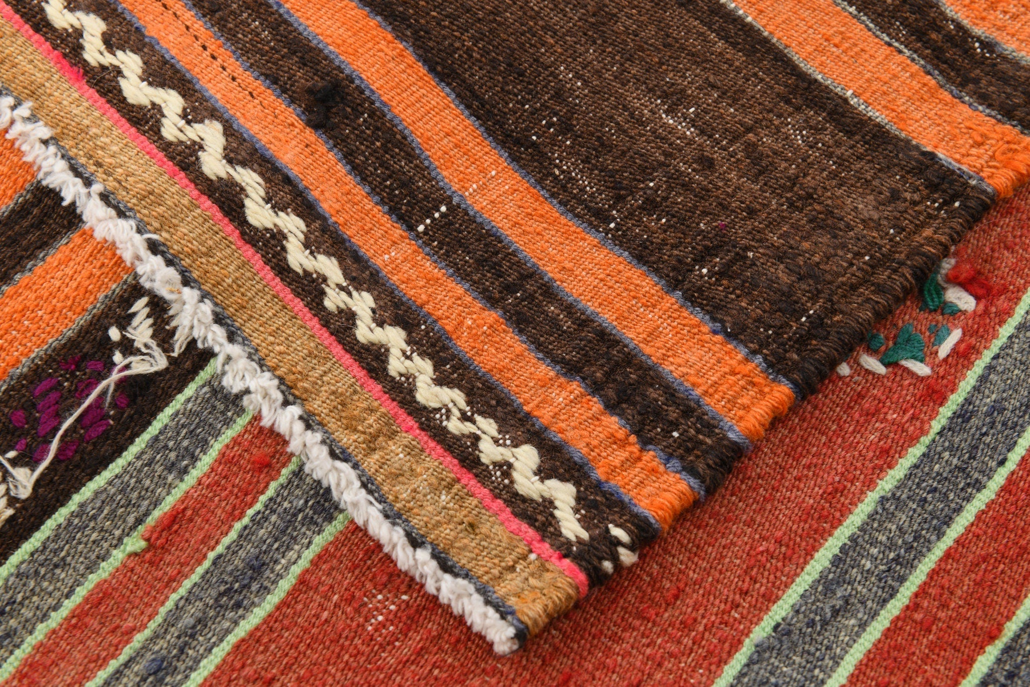 Vintage Kilim Anatolian 5’1’’ x 9’5’’ ft