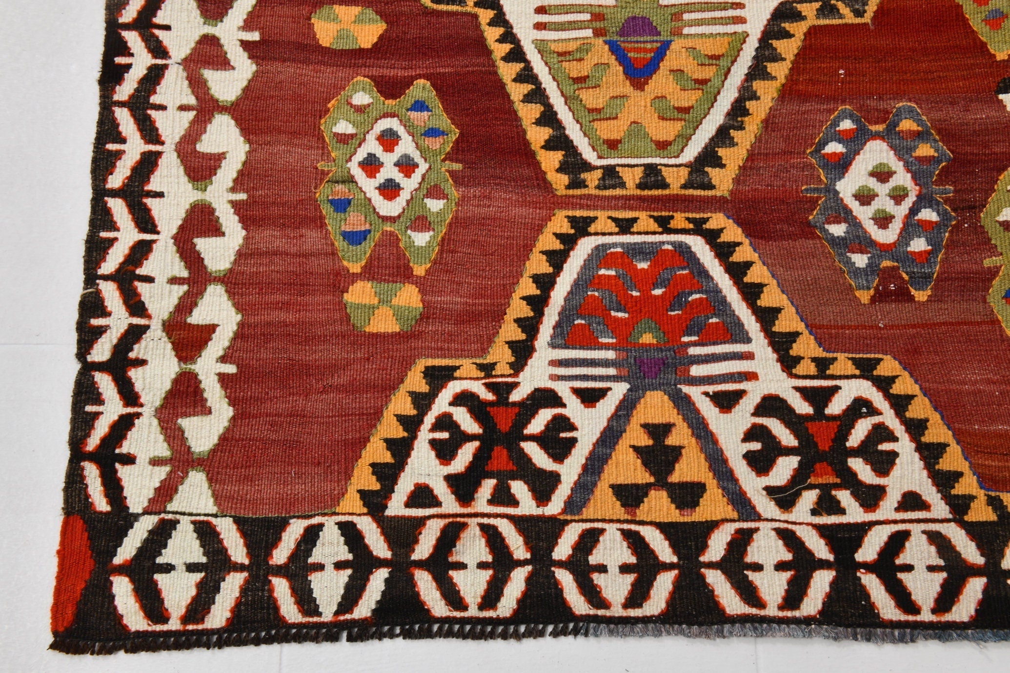 Vintage Kilim Anatolian 5’10’’ x 10’6’’ ft