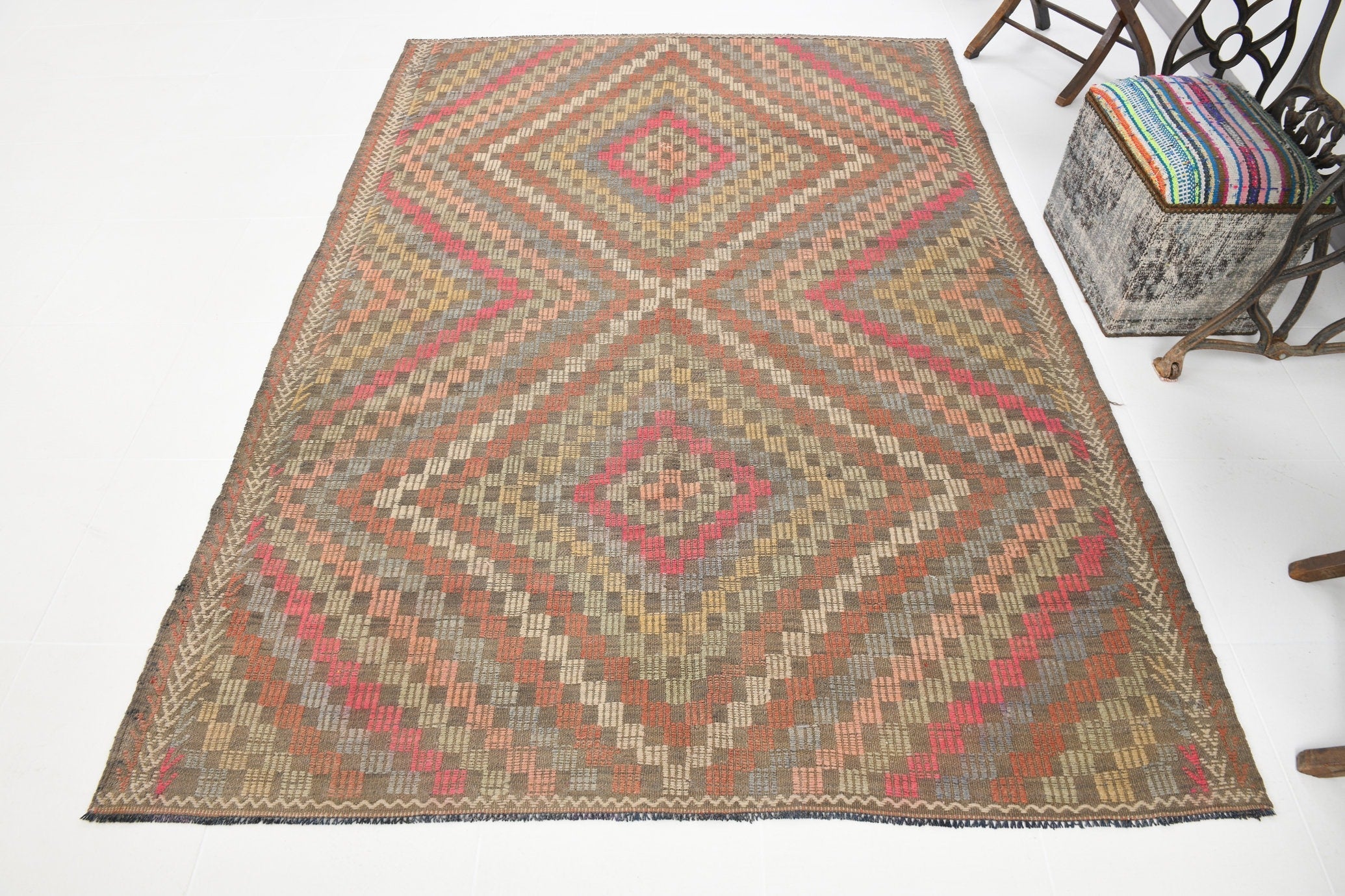 Vintage Kilim Anatolian 5’10’’ x 8’3’’ ft