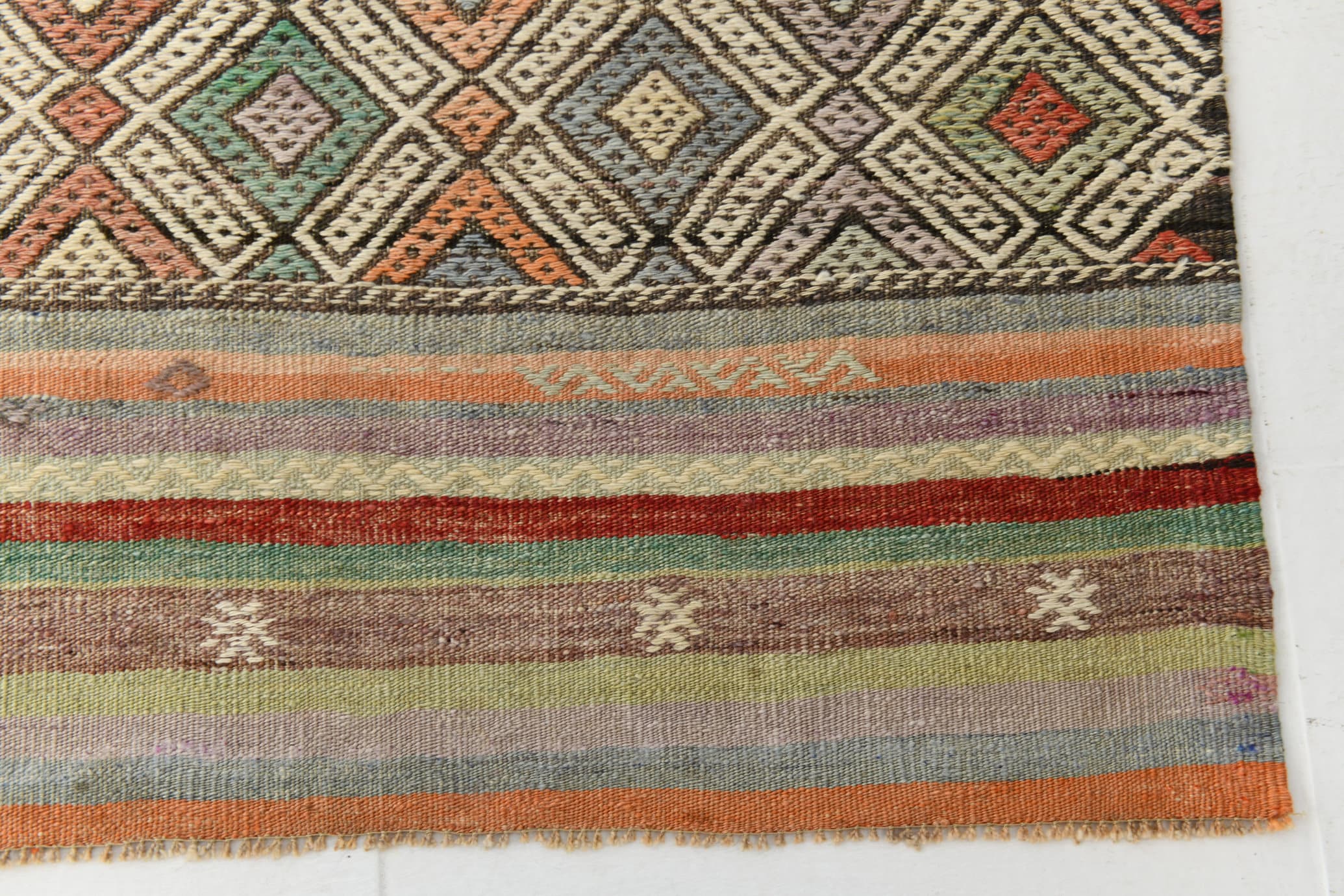 Vintage Kilim Anatolian 5’10’’ x 8’4’’ ft