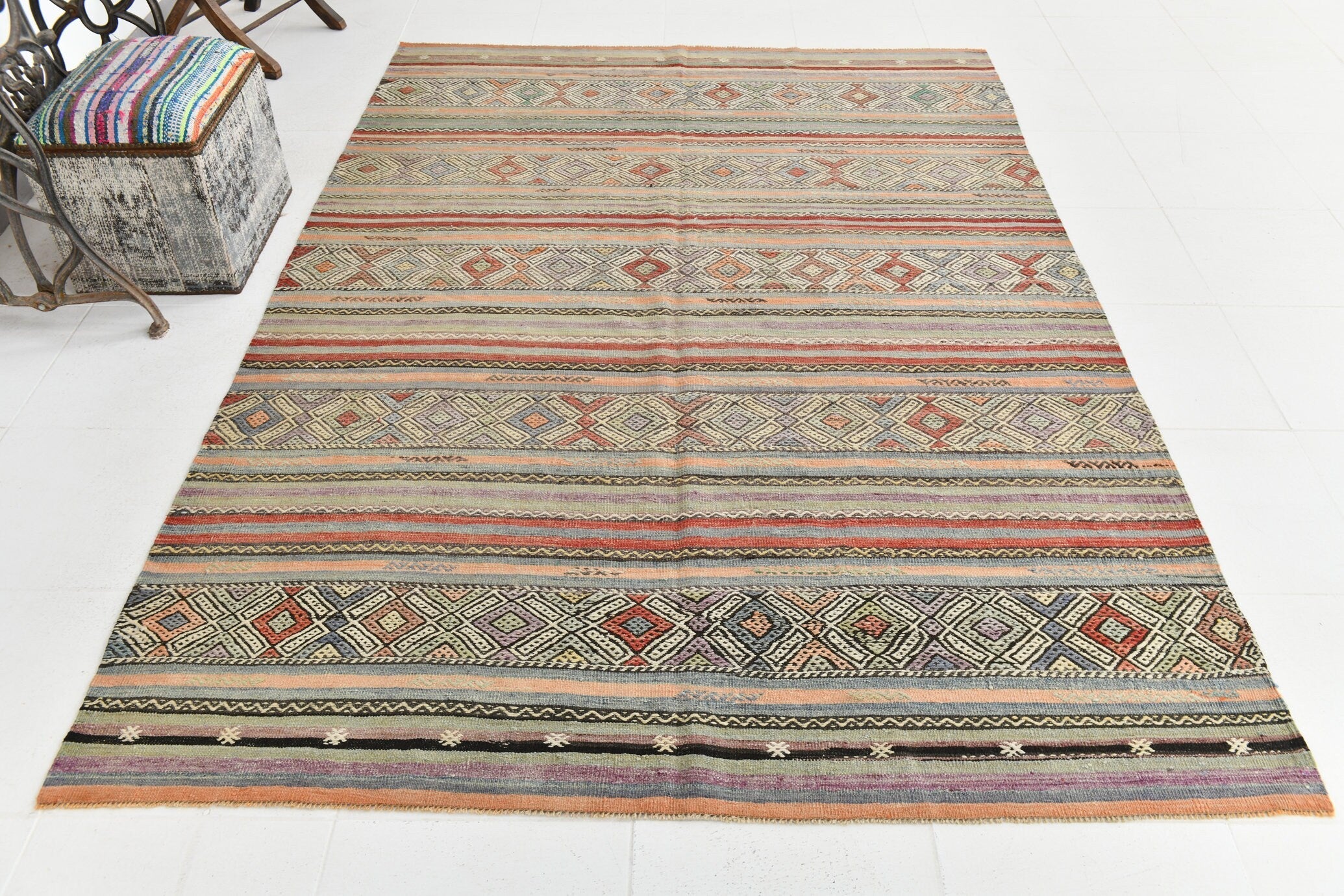 Vintage Kilim Anatolian 5’10’’ x 8’4’’ ft